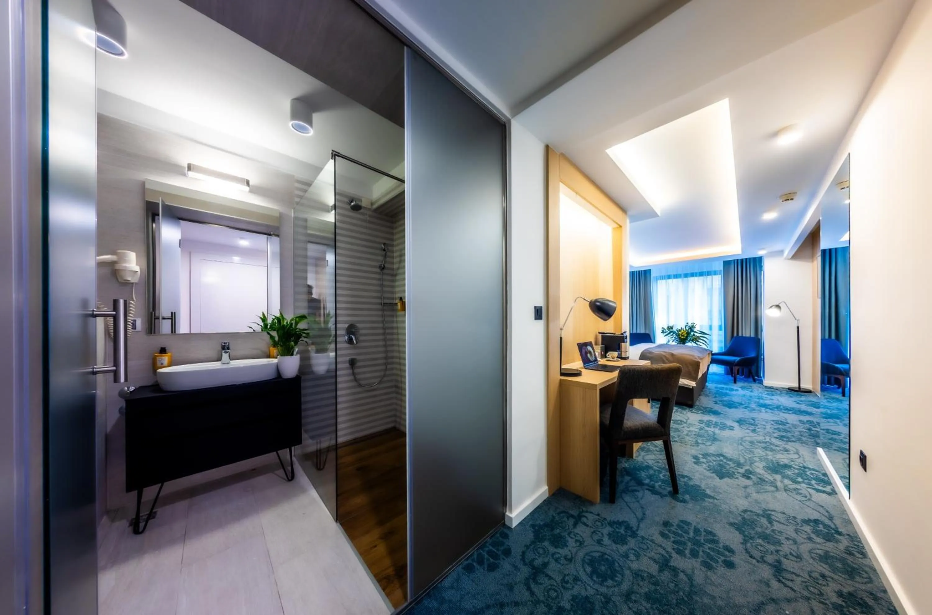 Shower in Apeiro City Avant-garde Hotel