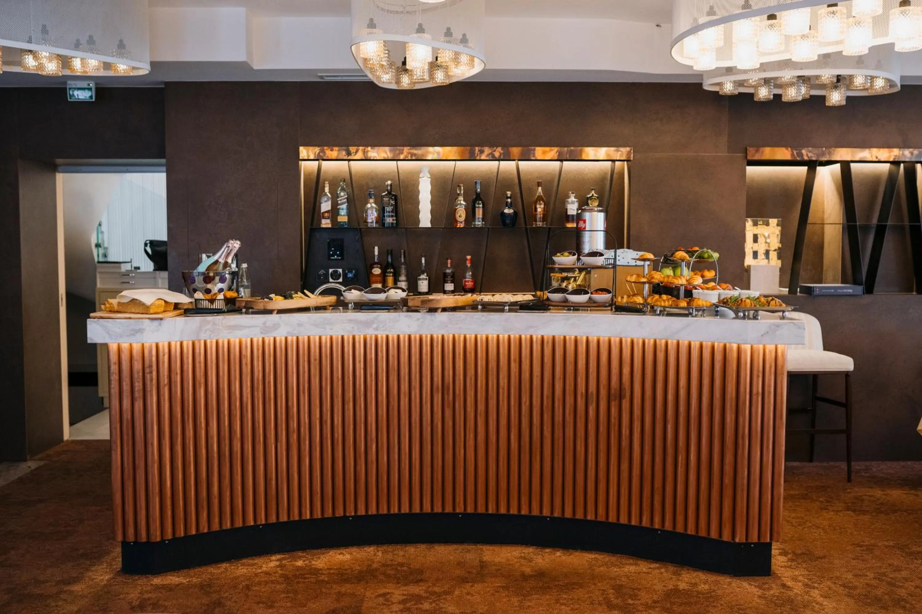 Food and drinks in Apeiro City Avant-garde Hotel