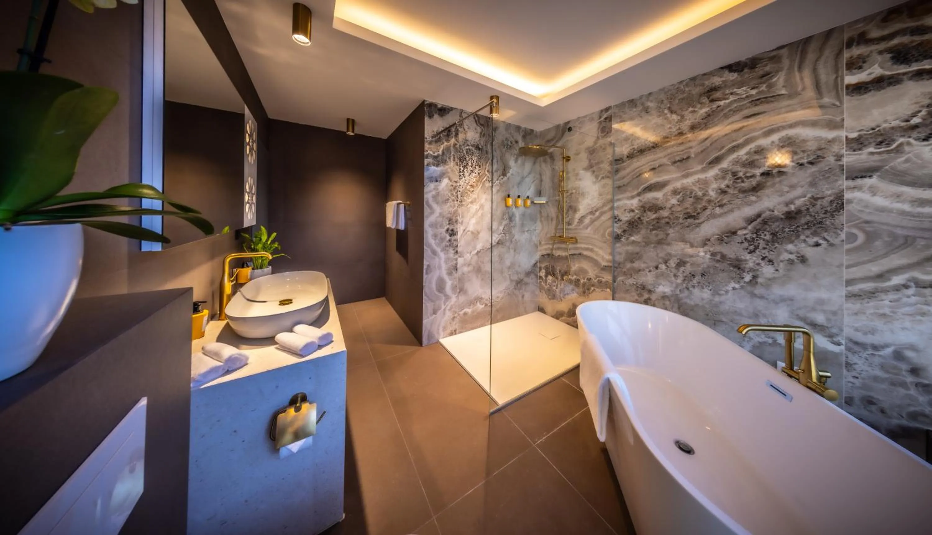 Bathroom in Apeiro City Avant-garde Hotel