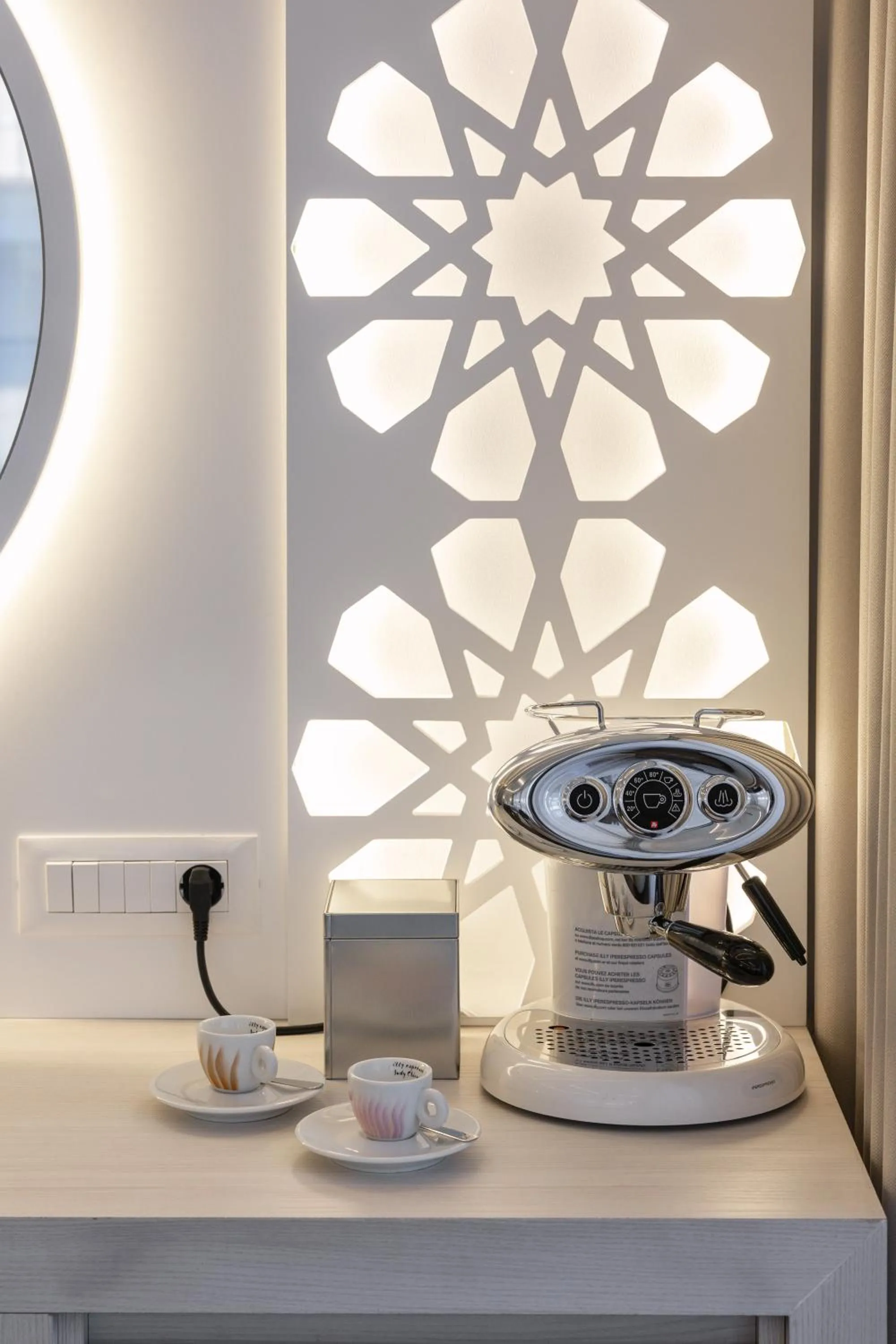 Coffee/tea facilities in Apeiro City Avant-garde Hotel