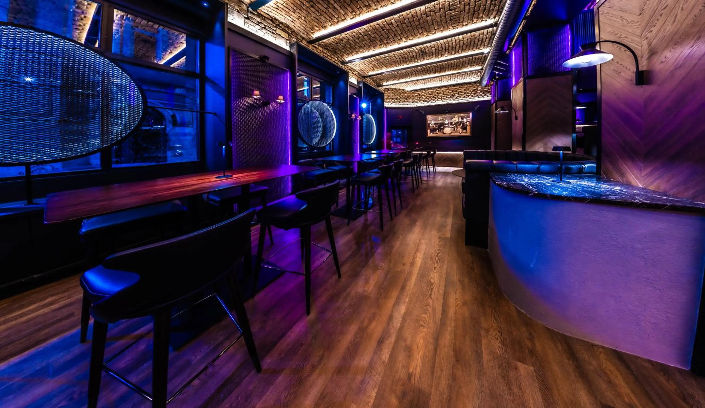 Restaurant/places to eat in Apeiro City Avant-garde Hotel