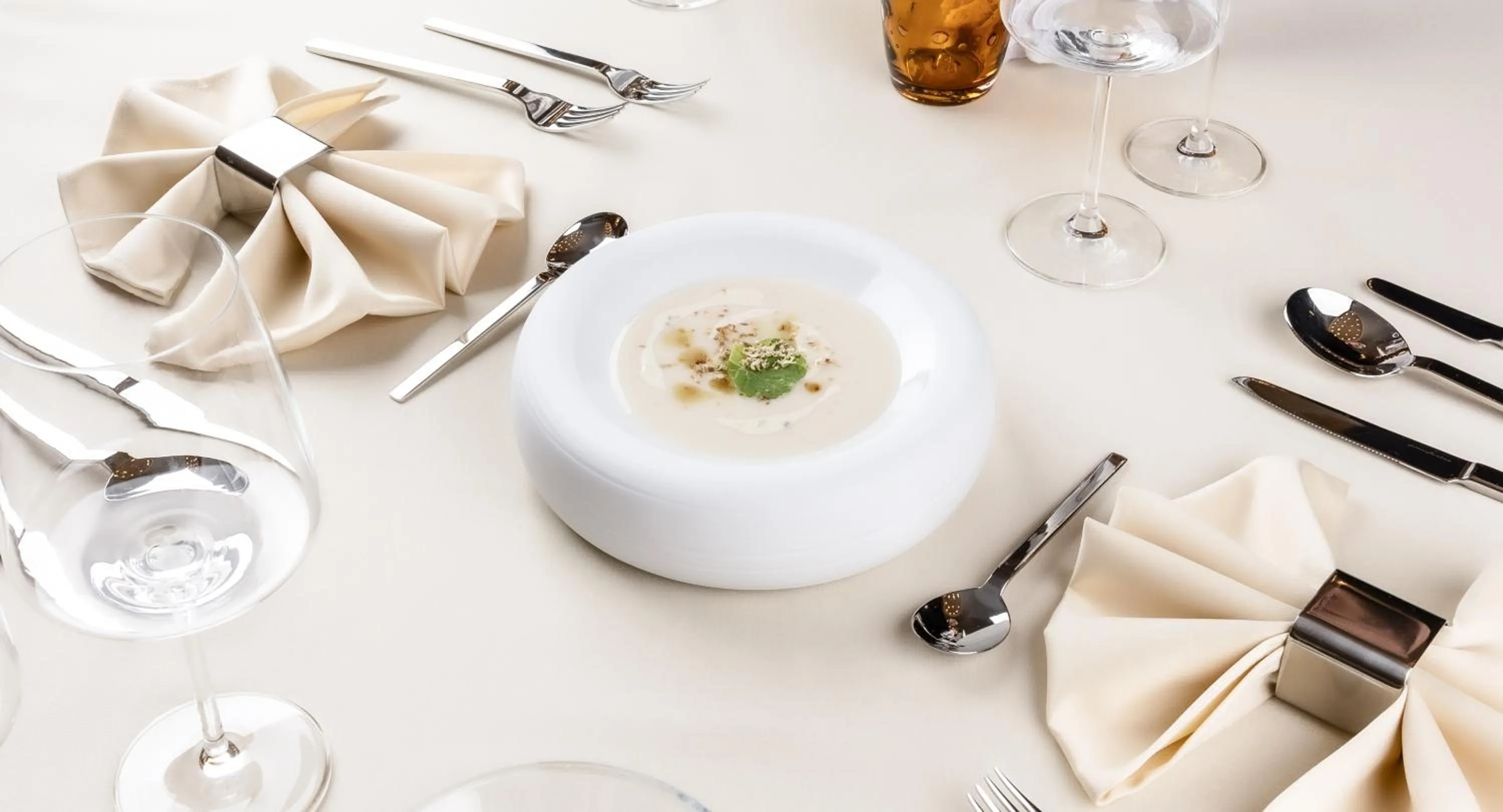 Food and drinks in Apeiro City Avant-garde Hotel