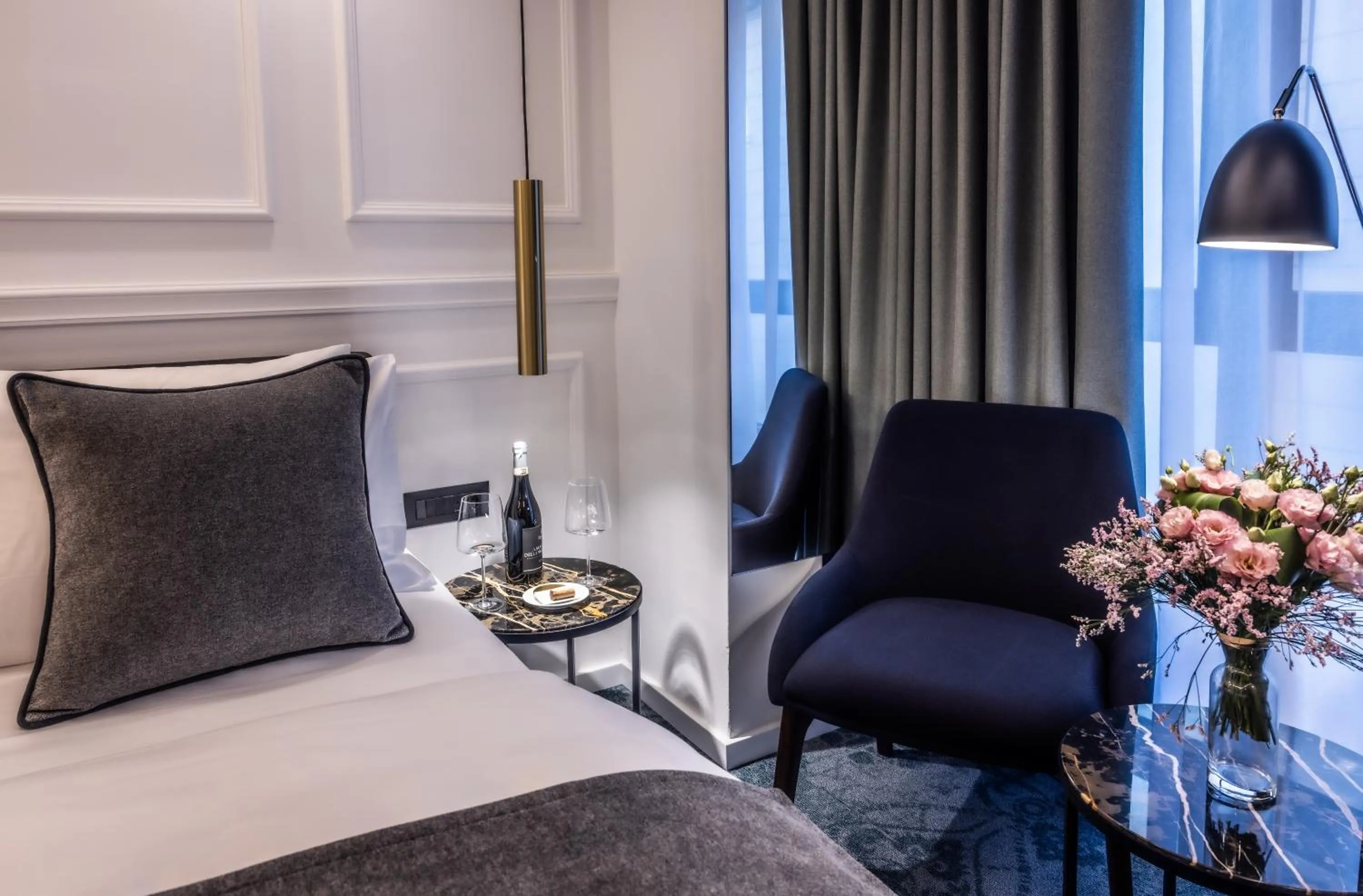 Bed in Apeiro City Avant-garde Hotel