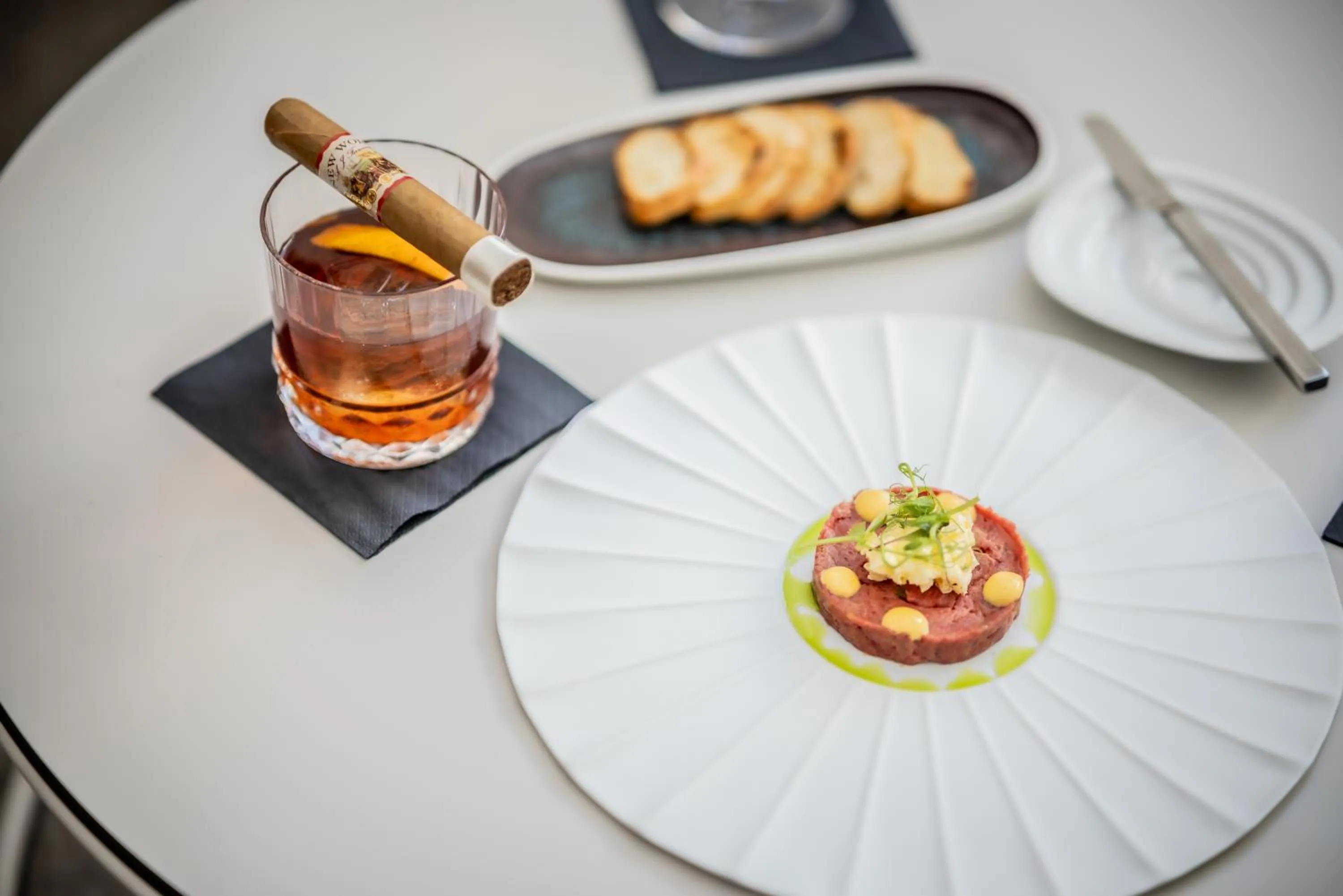 Food in Apeiro City Avant-garde Hotel