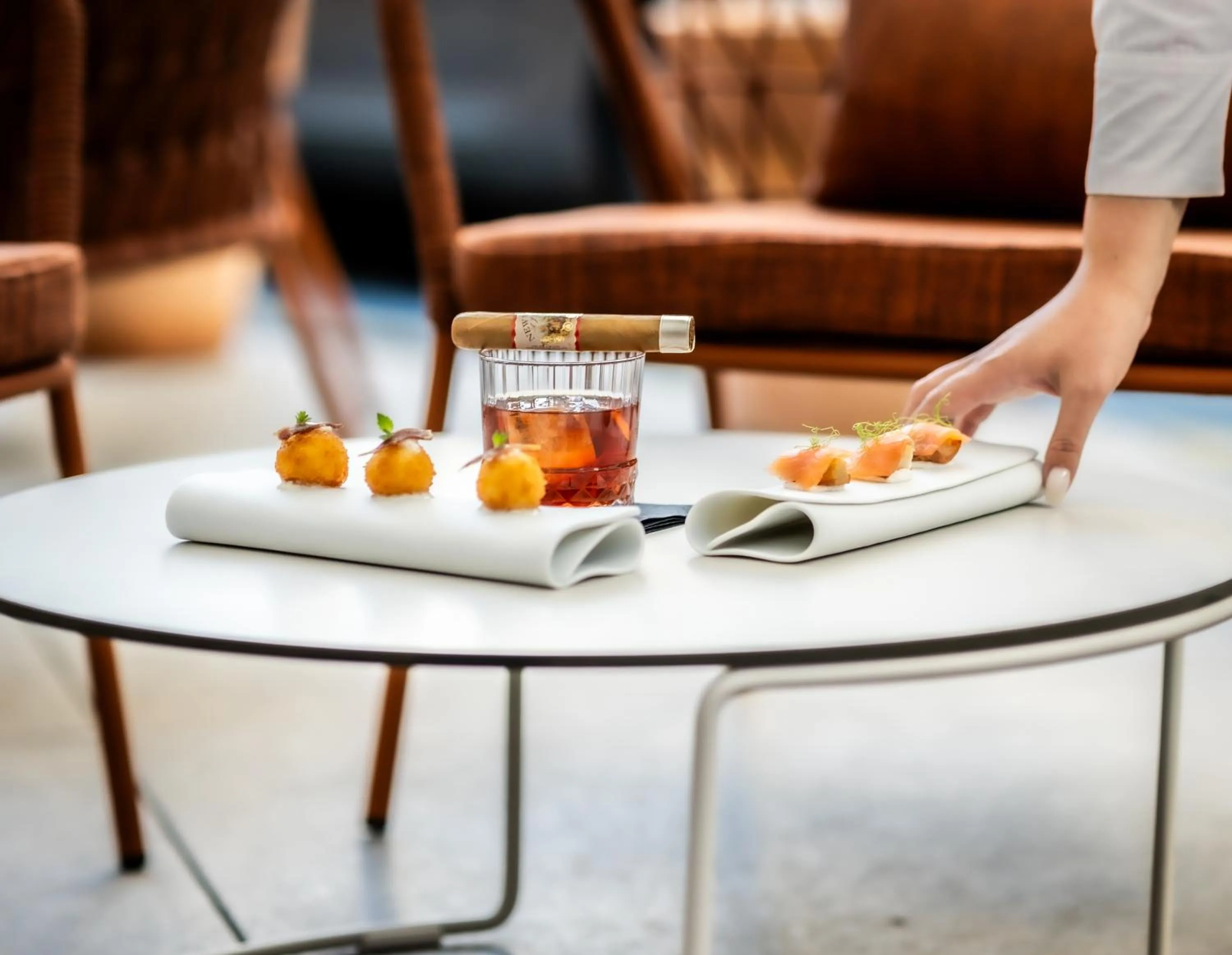 Food and drinks in Apeiro City Avant-garde Hotel