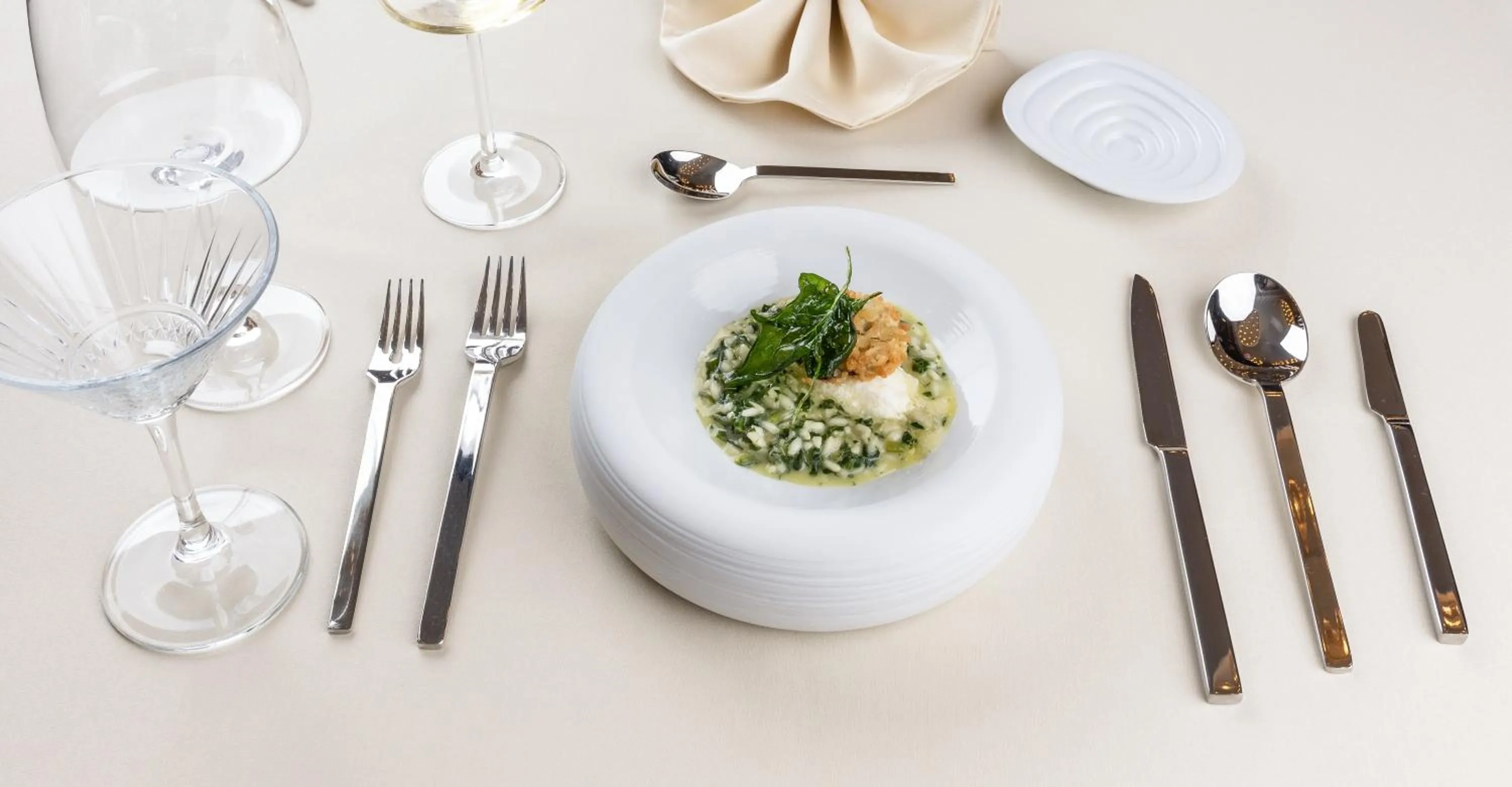 Food and drinks in Apeiro City Avant-garde Hotel