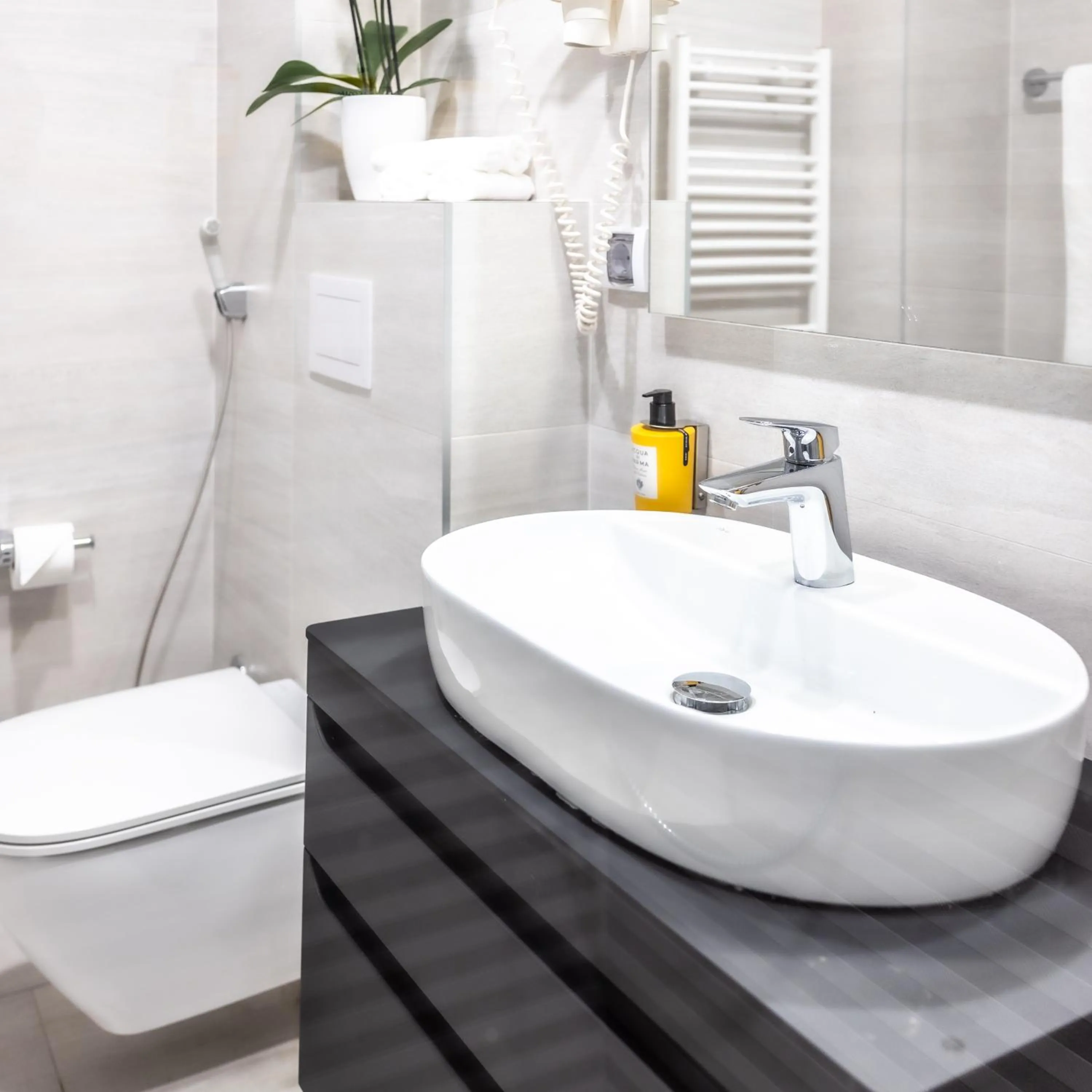 Toilet in Apeiro City Avant-garde Hotel