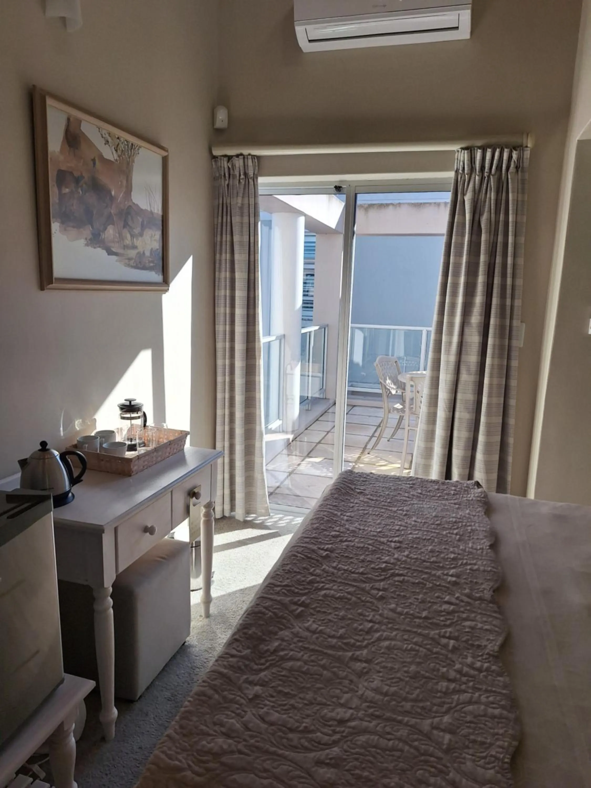 Bed in Russells on the Port