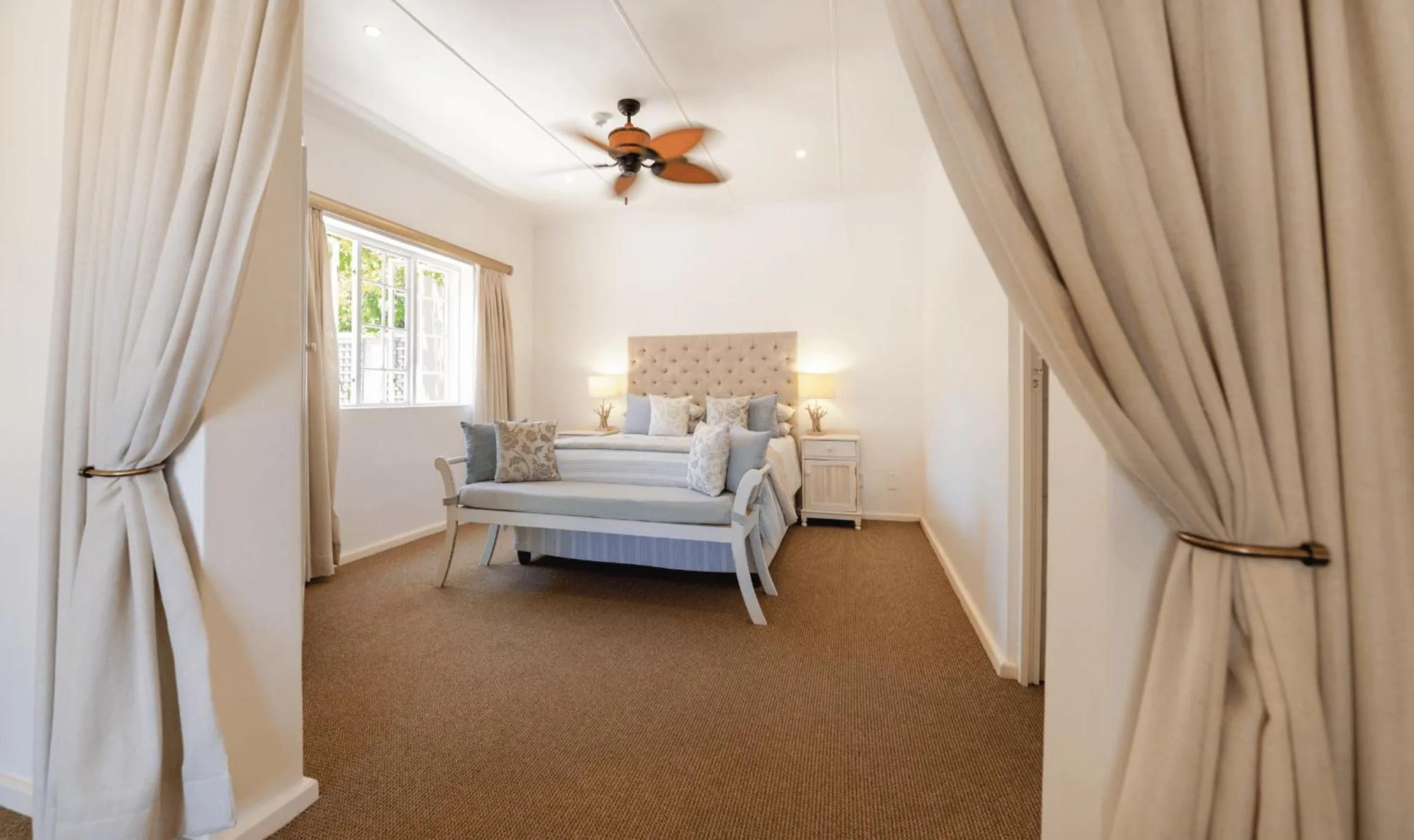 Bed in Russells on the Port