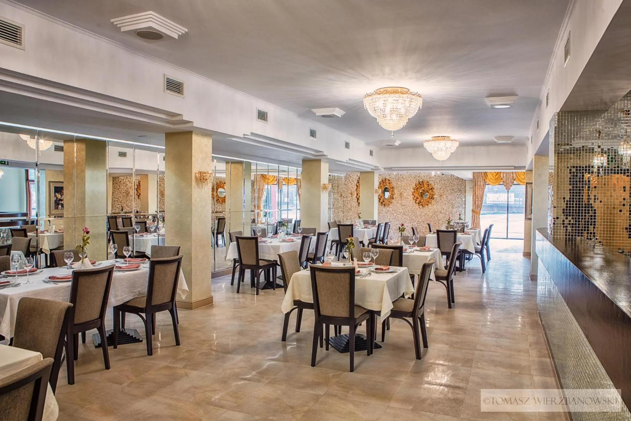 Restaurant/places to eat in Hotel Lord Krosno