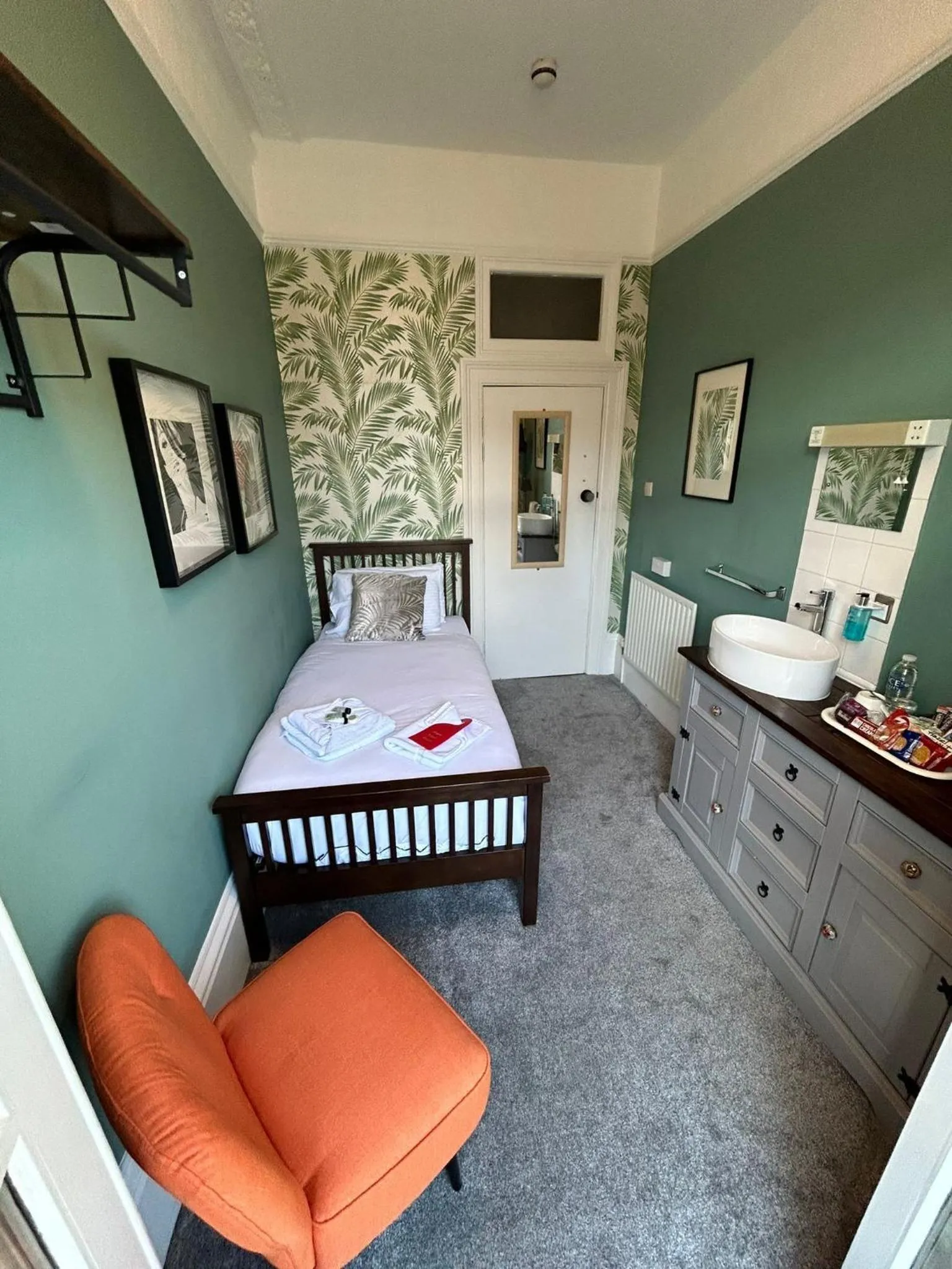 Bedroom, Bed in The Lyndhurst Guest House