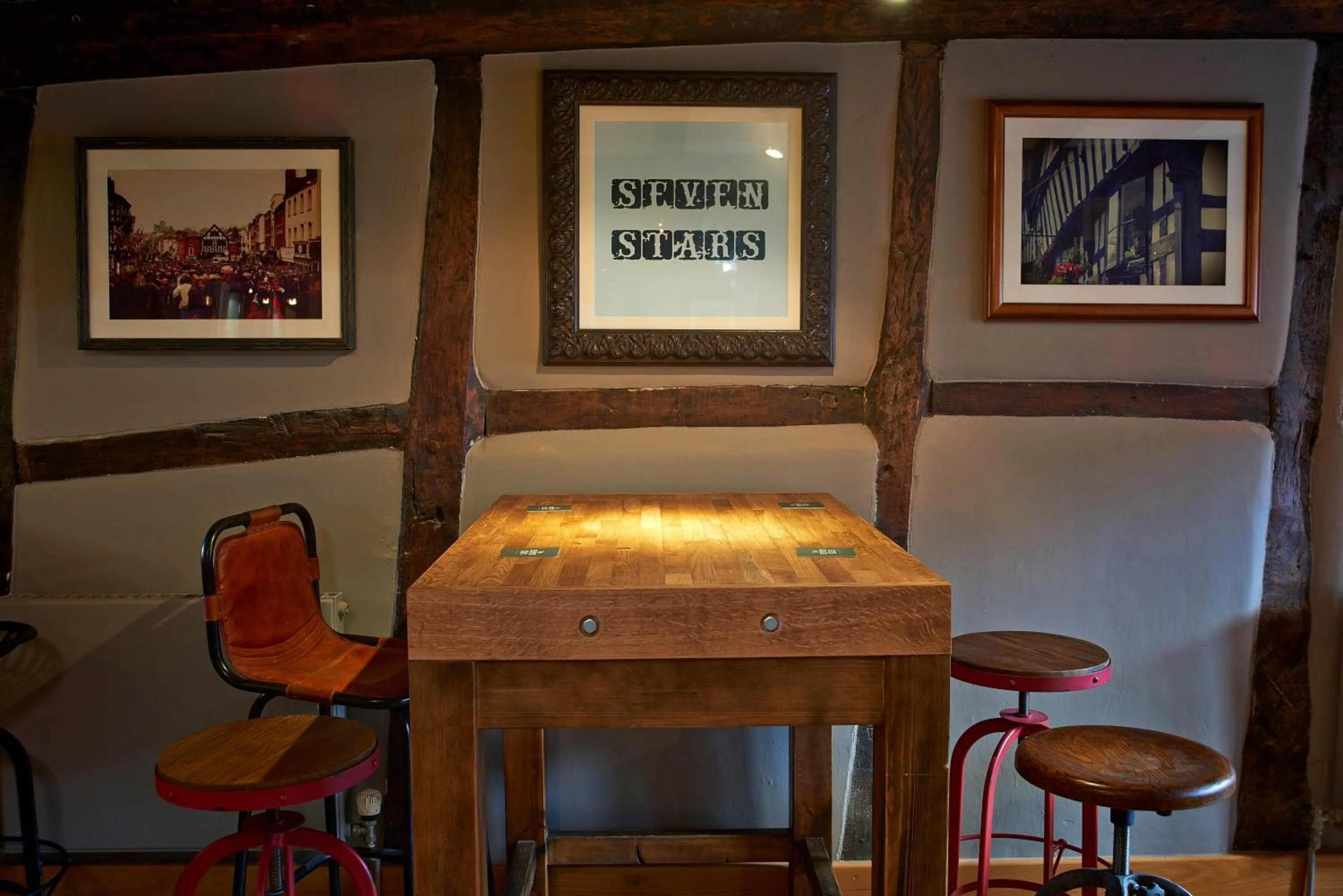 Lounge or bar in Seven Stars