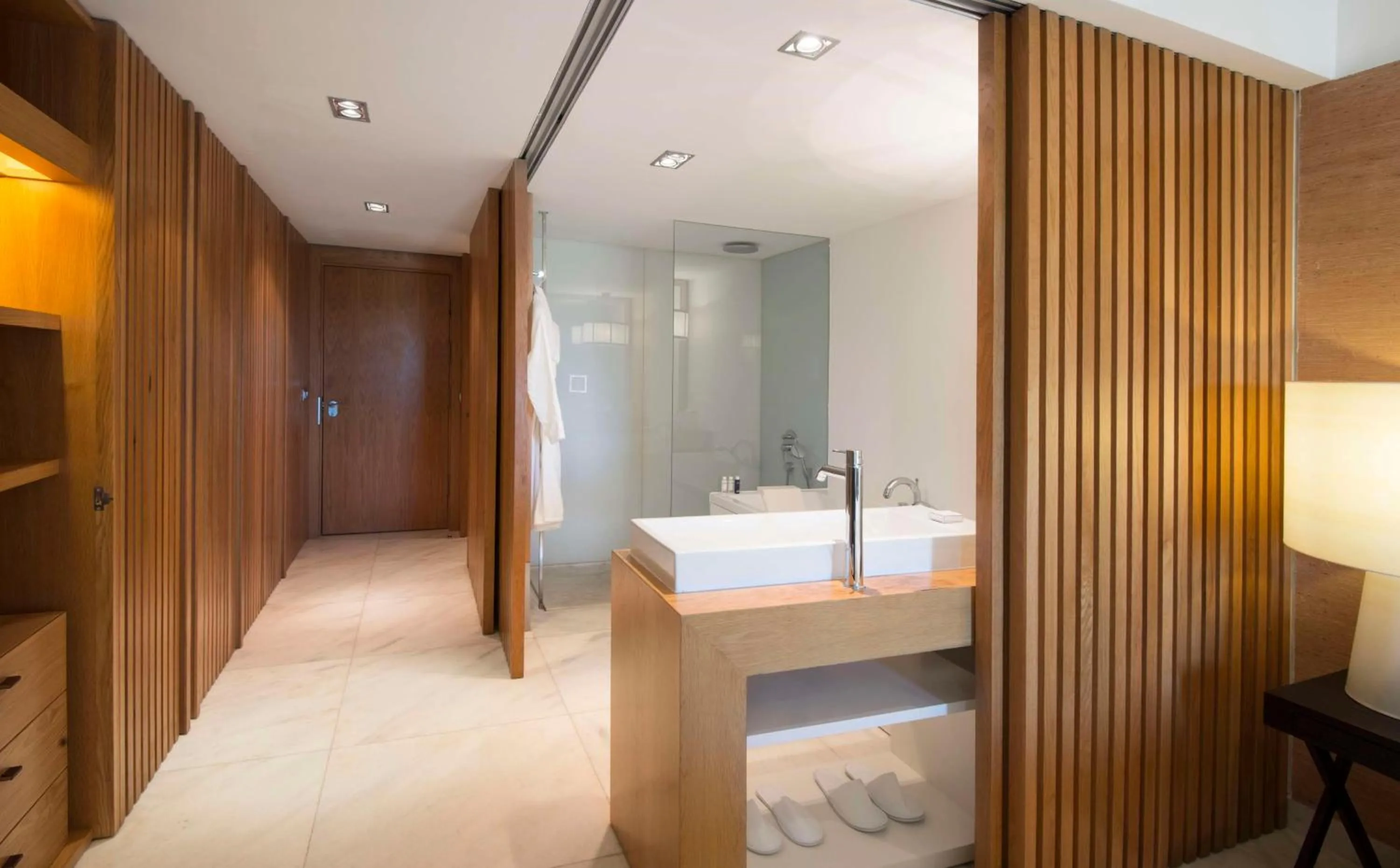 Bathroom, Bed in Anantara Vilamoura Algarve Resort