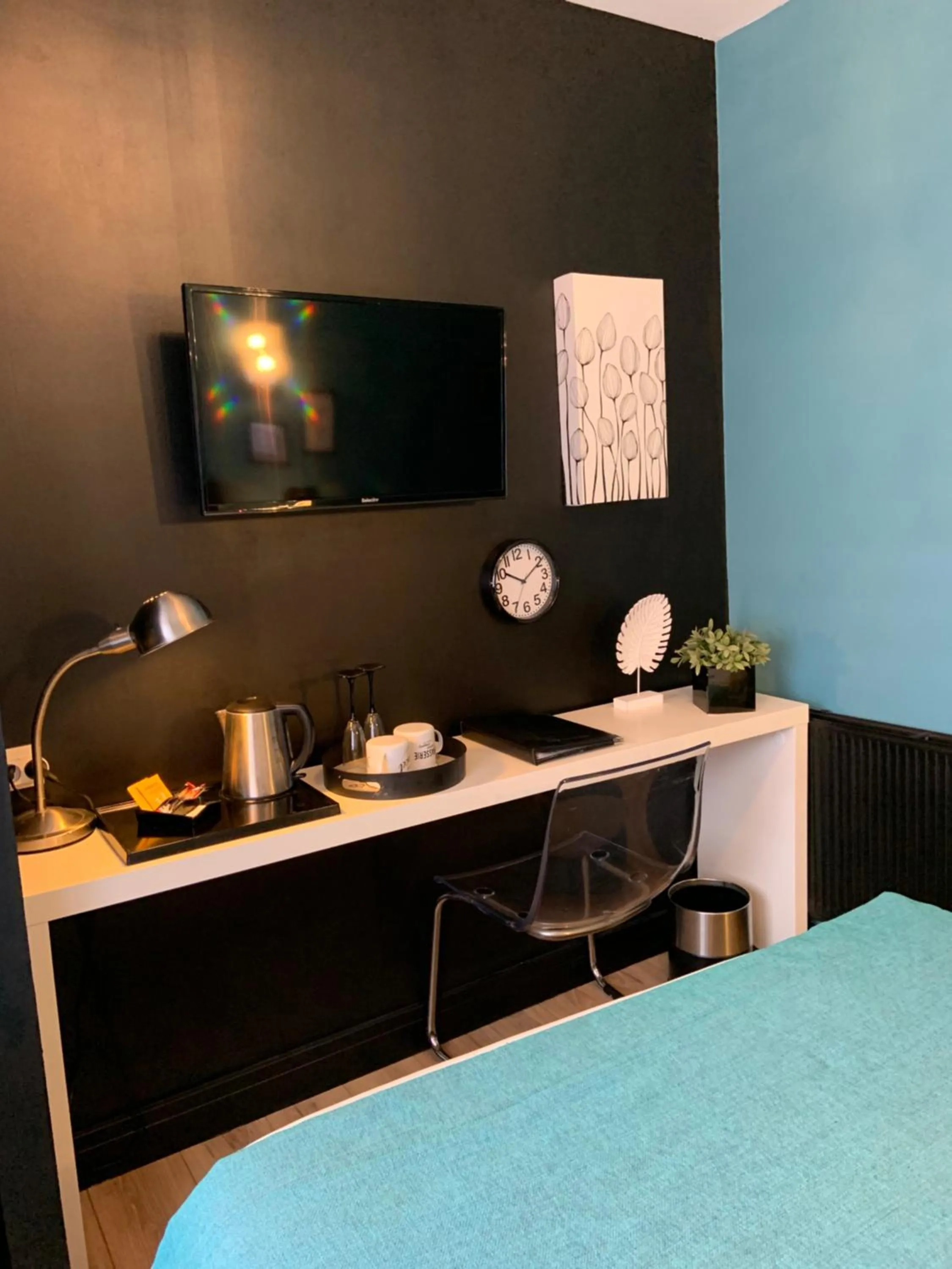 Coffee/tea facilities, Bed in Be Cottage Hotel