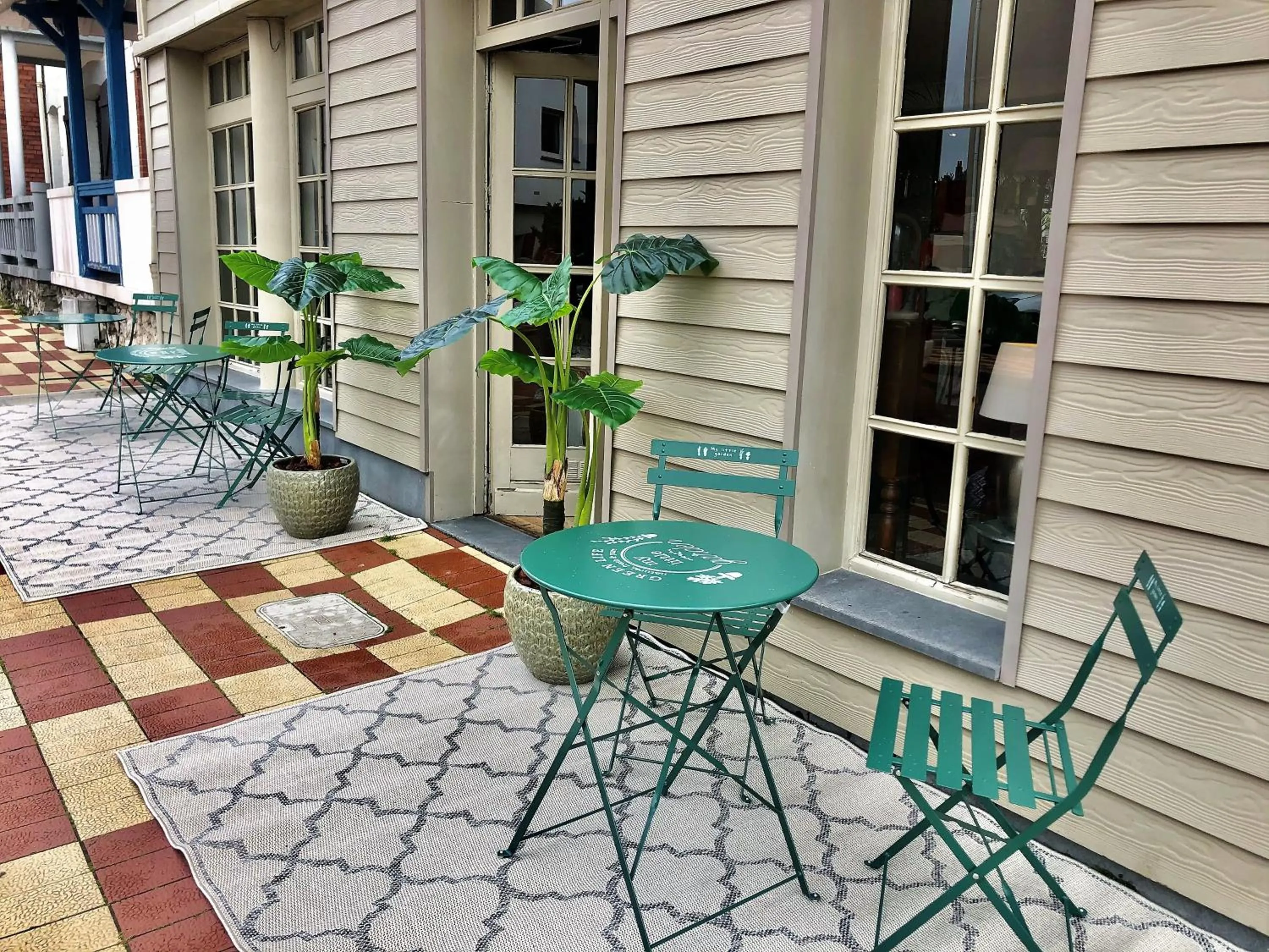 Patio in Be Cottage Hotel