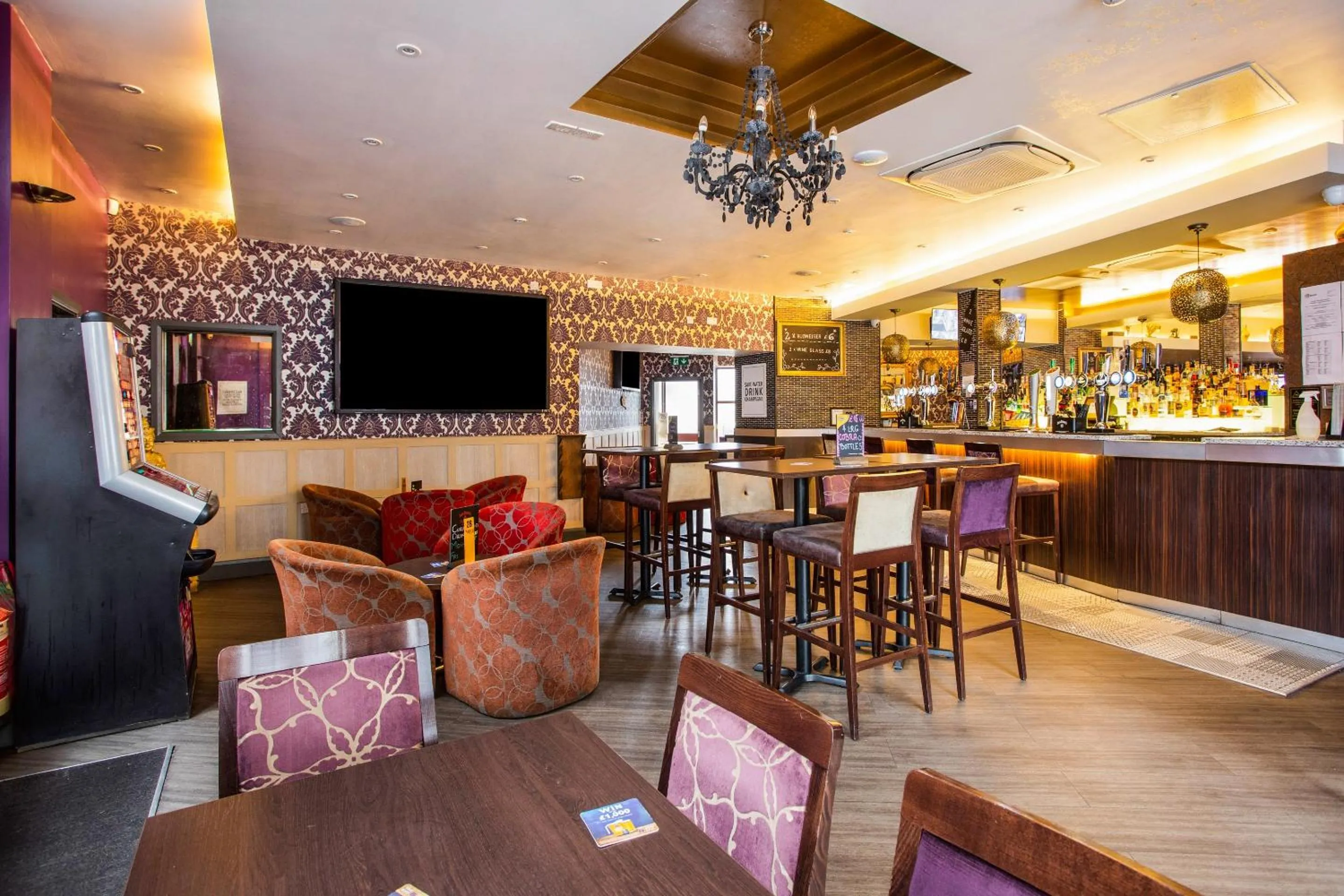 Restaurant/places to eat in OYO The Arch, Wembly Stadium