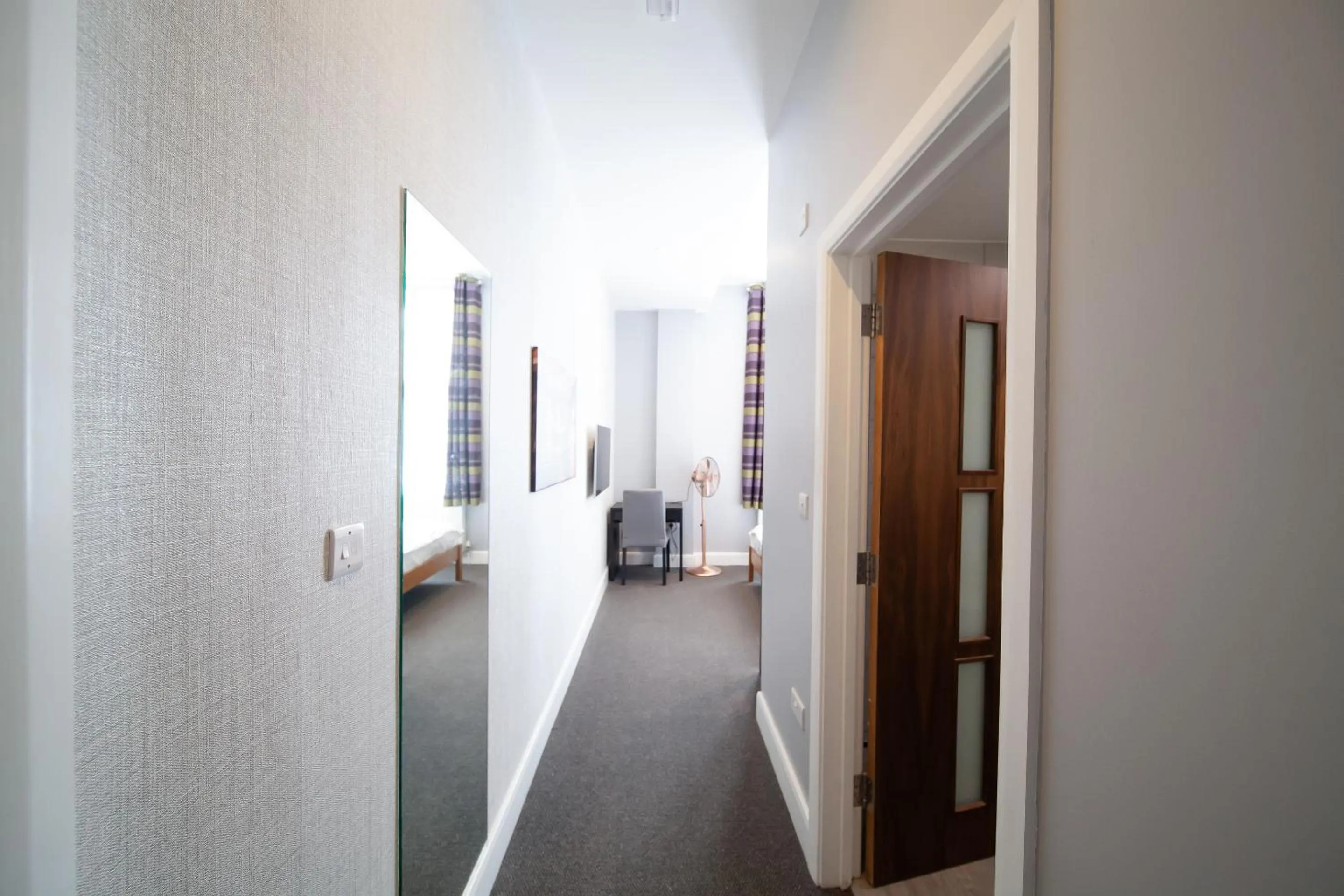 Bedroom in OYO The Arch, Wembly Stadium