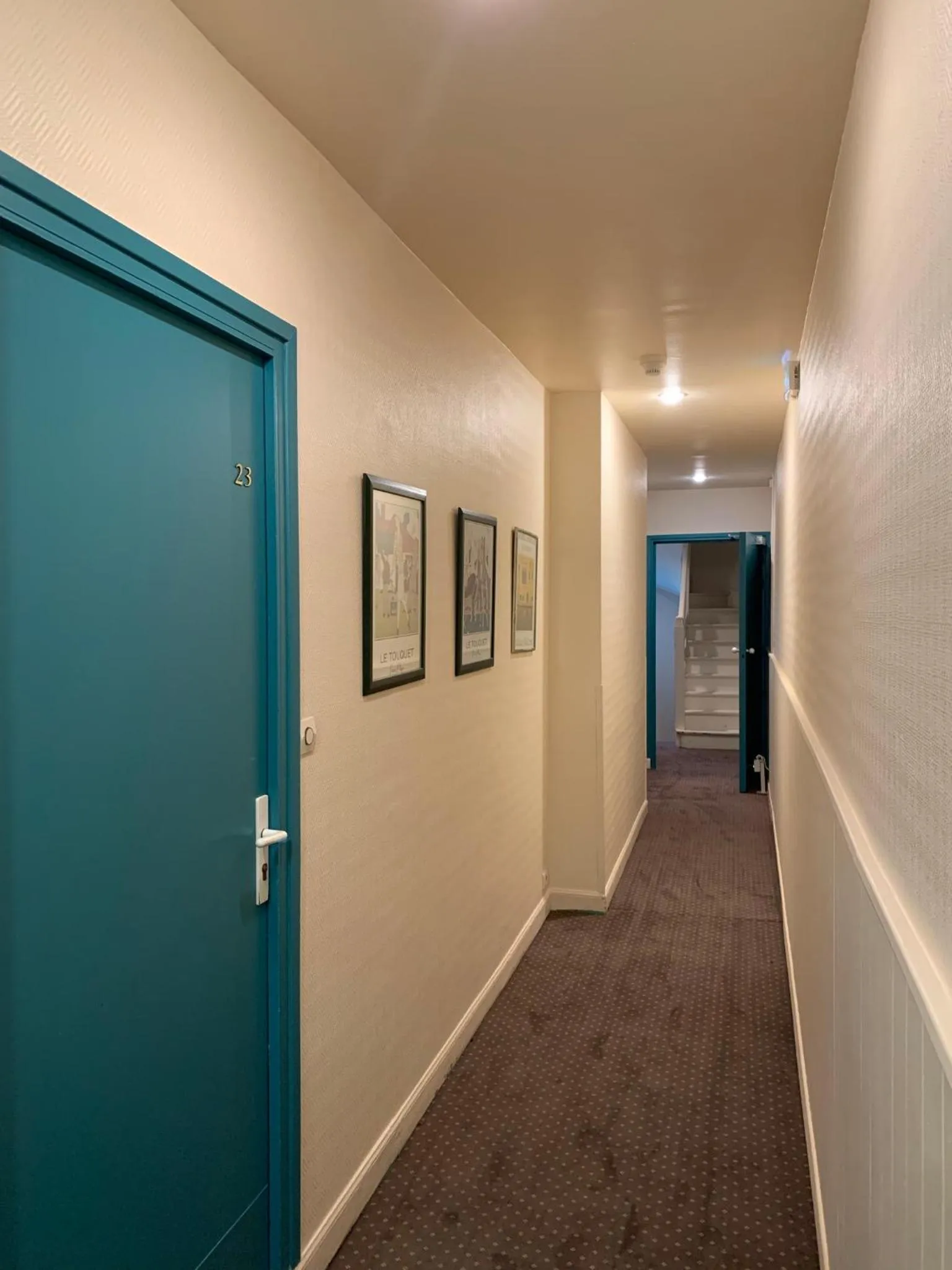 Property building in Hôtel Le Caddy