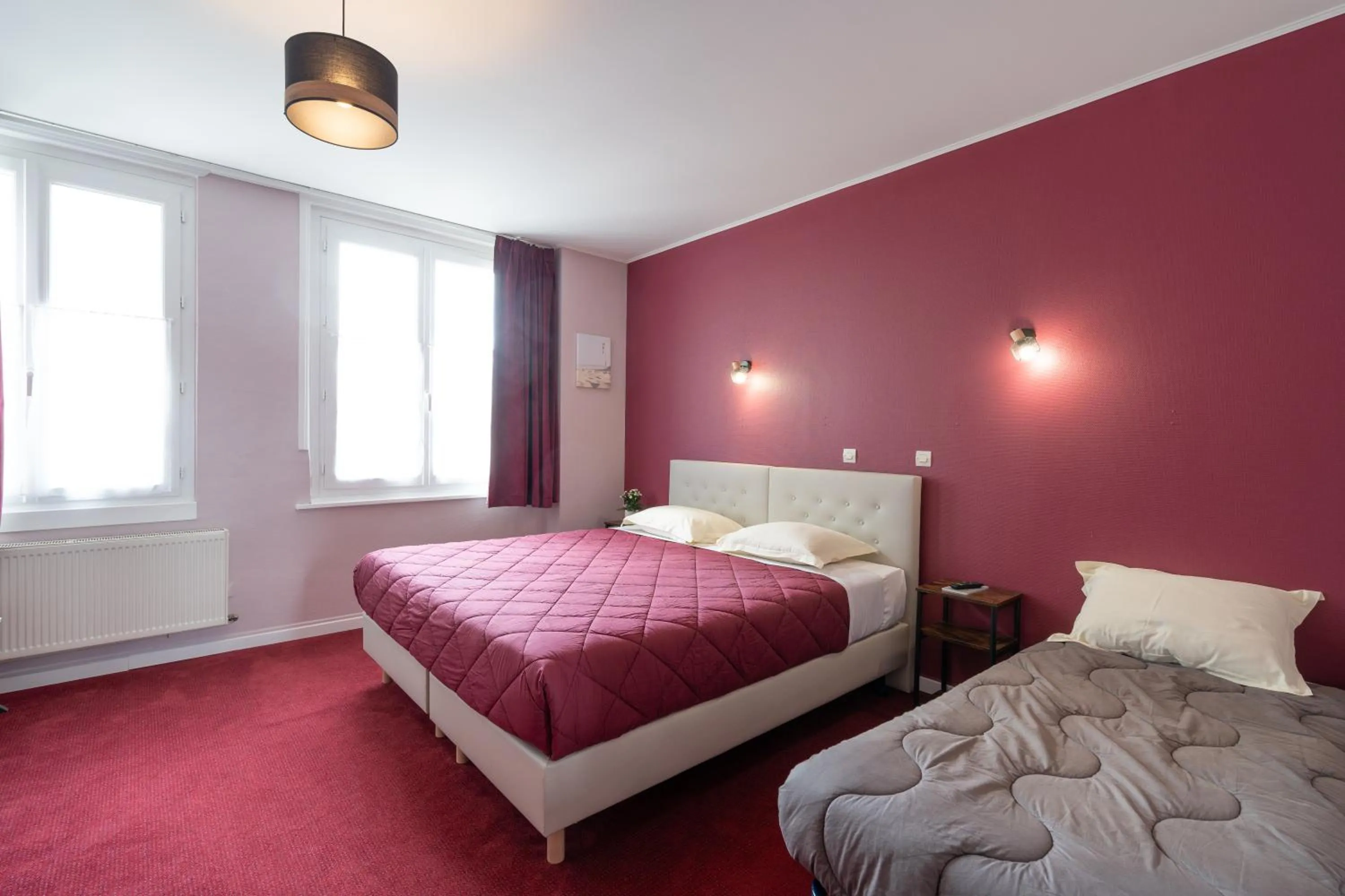 Bed in Hôtel Le Caddy