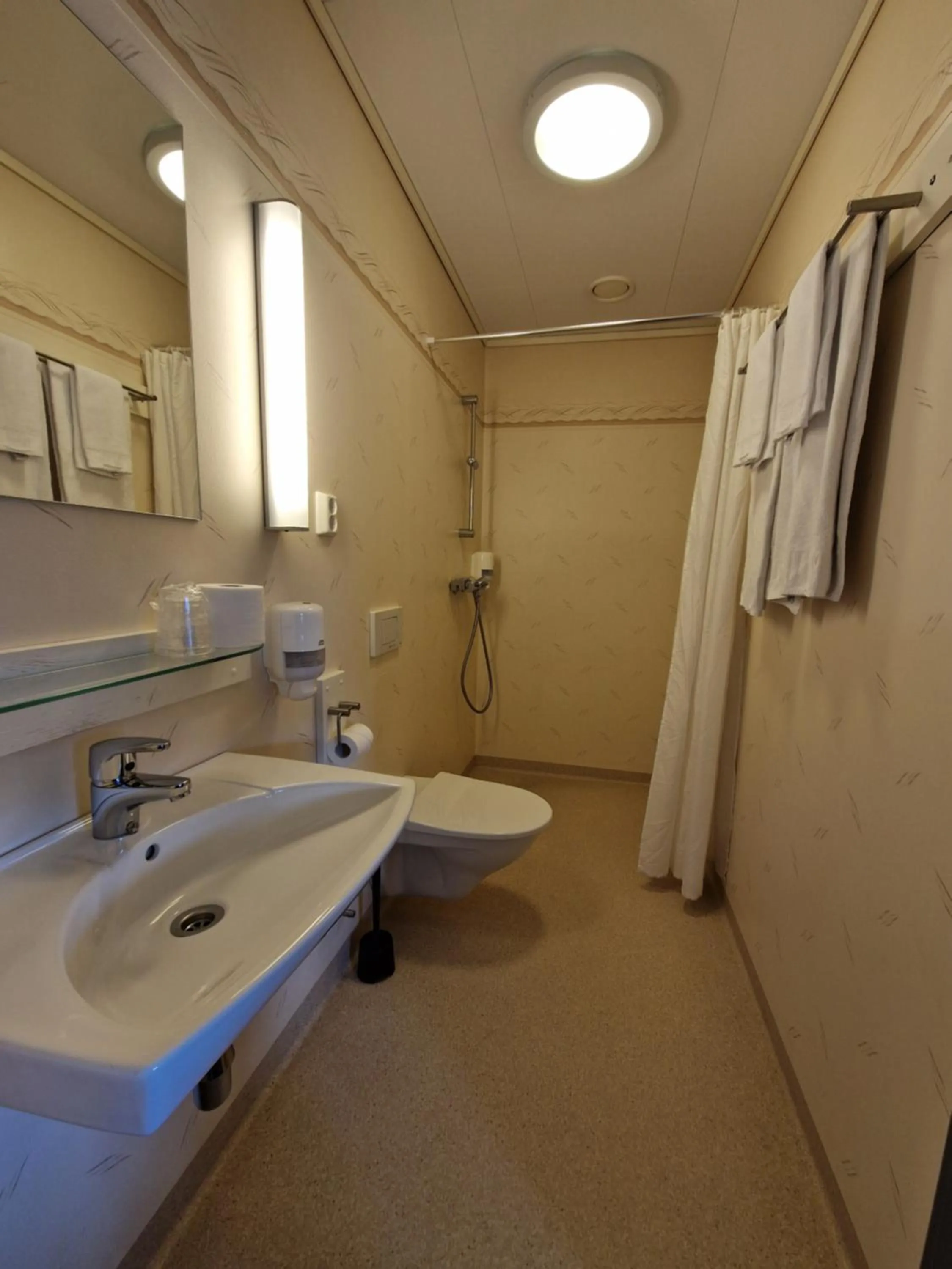 Bathroom in Bjugn Hotell