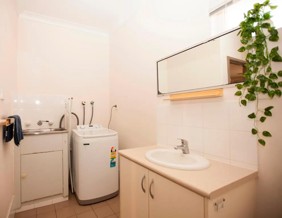 Carnarvon Central Apartments