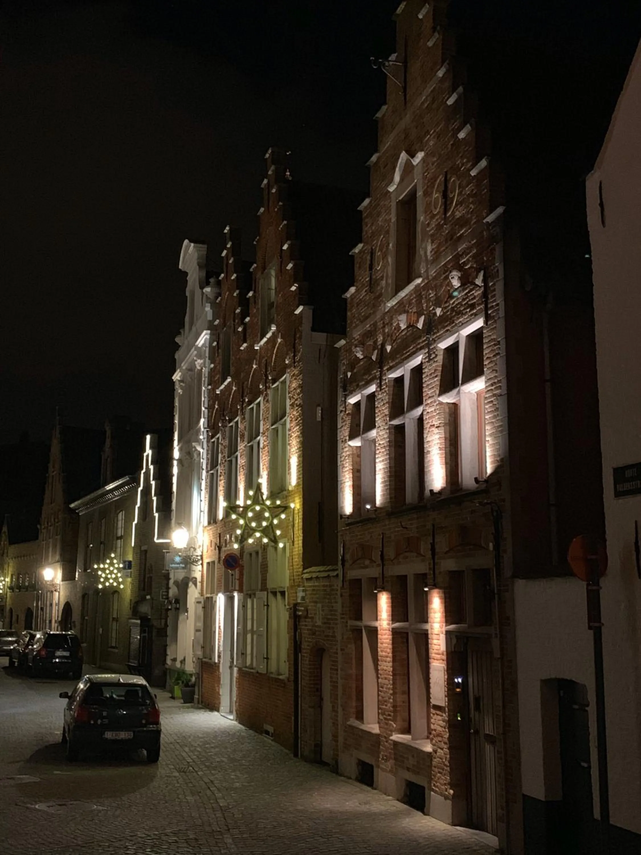 Property building in B&B 1669