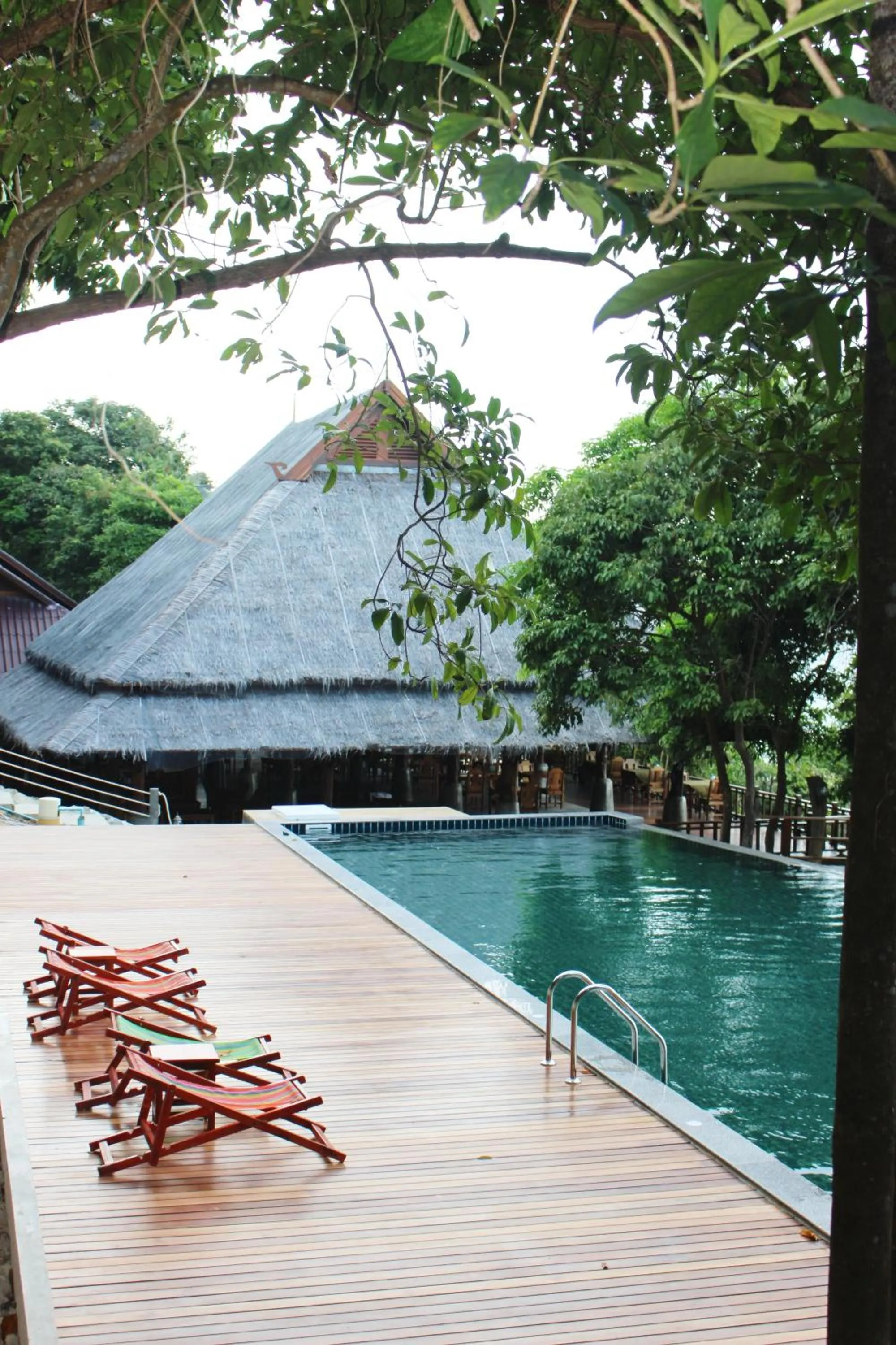 Swimming pool in Phi Phi Phu Chalet Resort