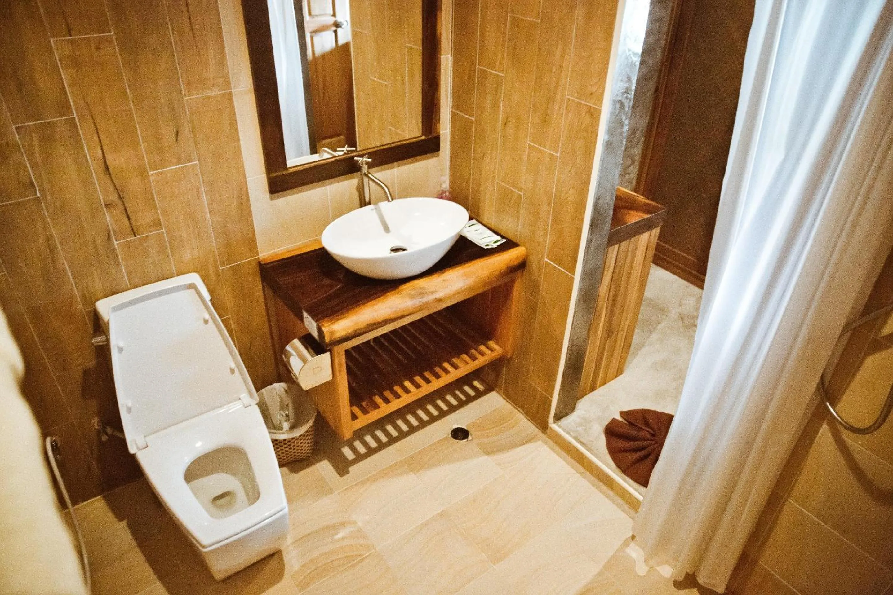 Bathroom in Phi Phi Phu Chalet Resort