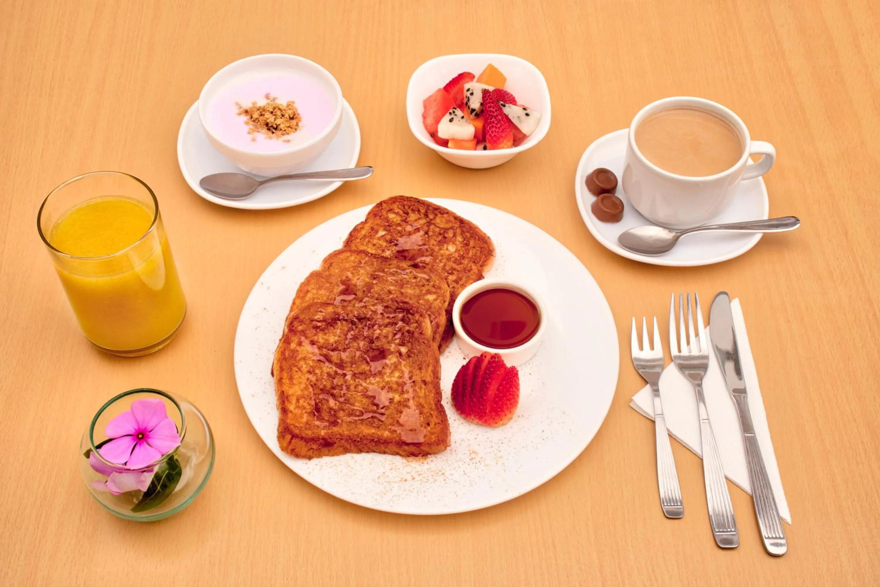 Breakfast in Hotel La Ría Playas