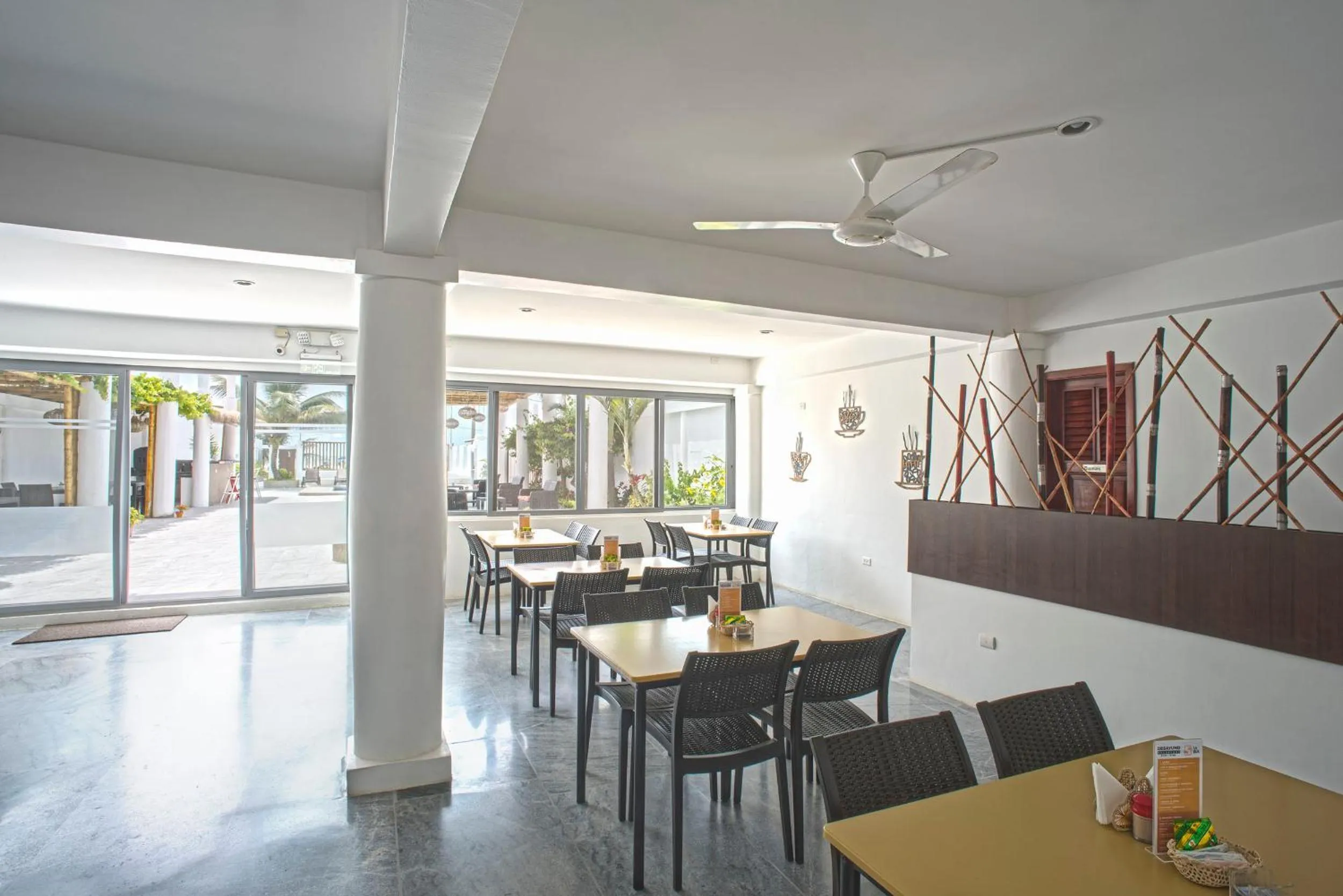 Garden view in Hotel La Ría Playas