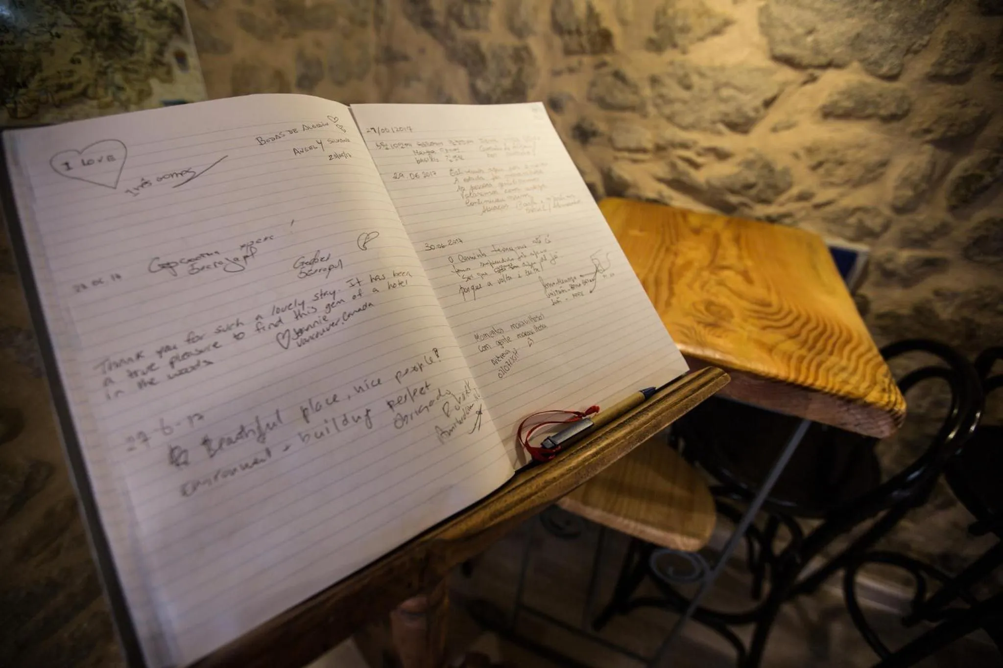 Restaurant/places to eat in Quinta do Caminho, AL