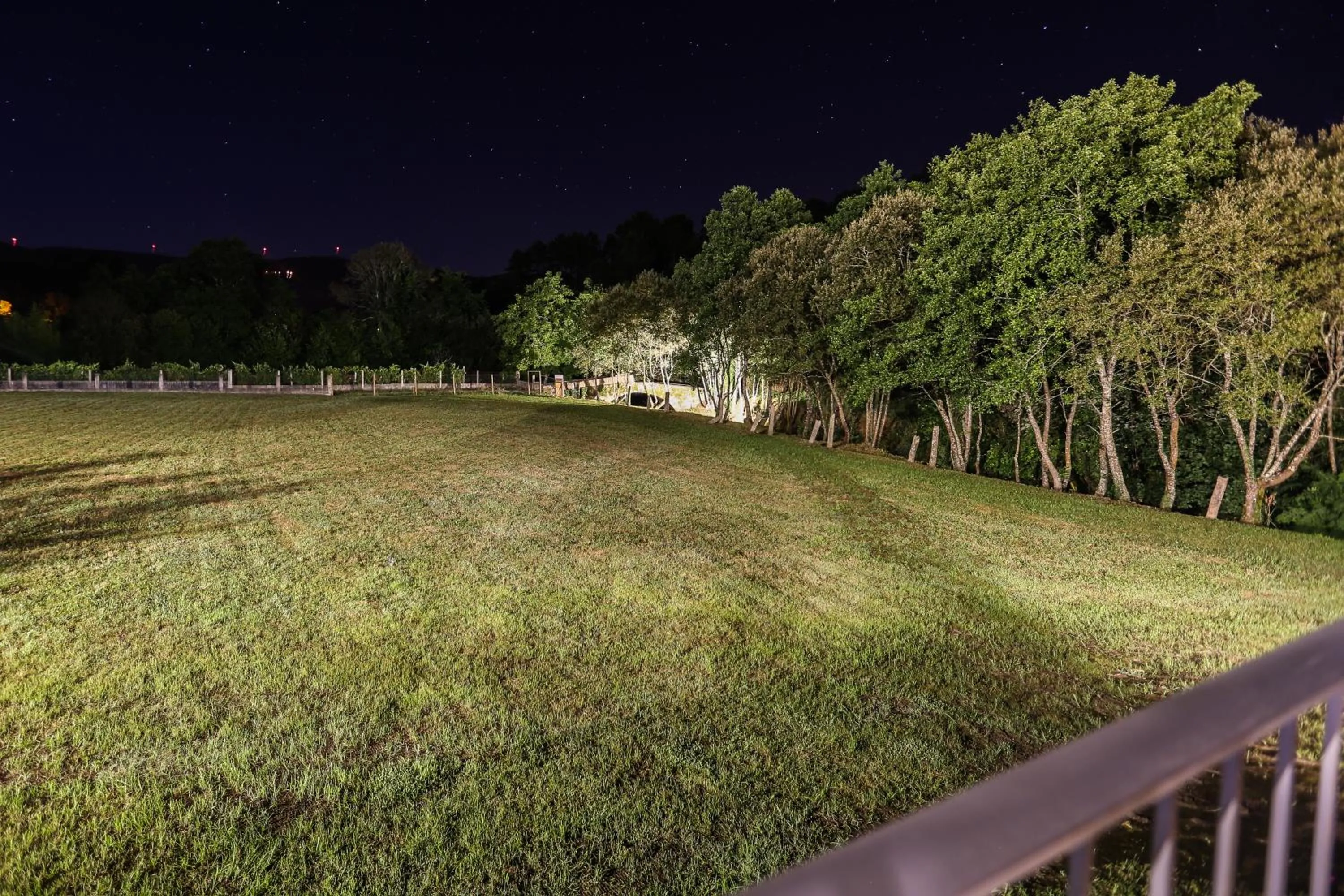 Night in Quinta do Caminho, AL