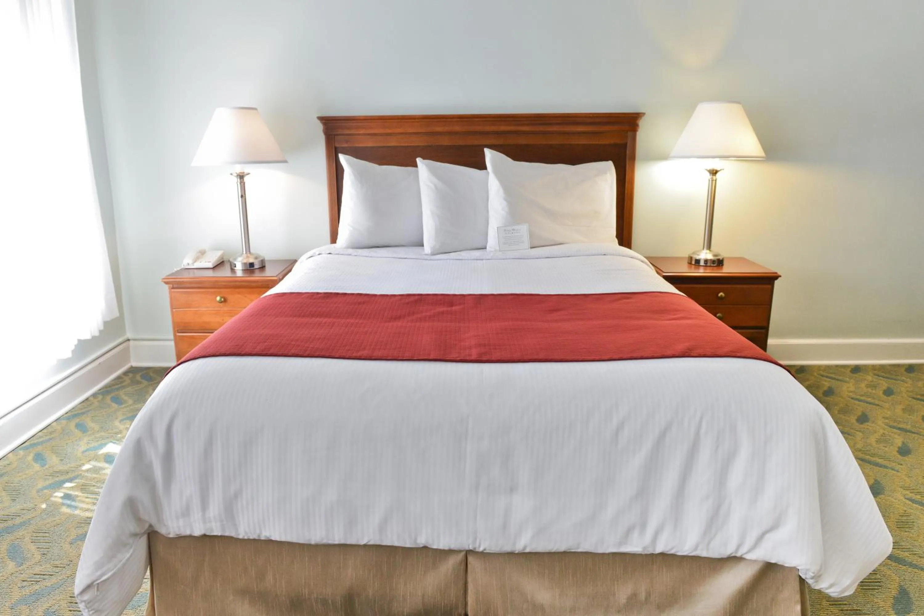 Bedroom, Bed in Penn Wells Hotel