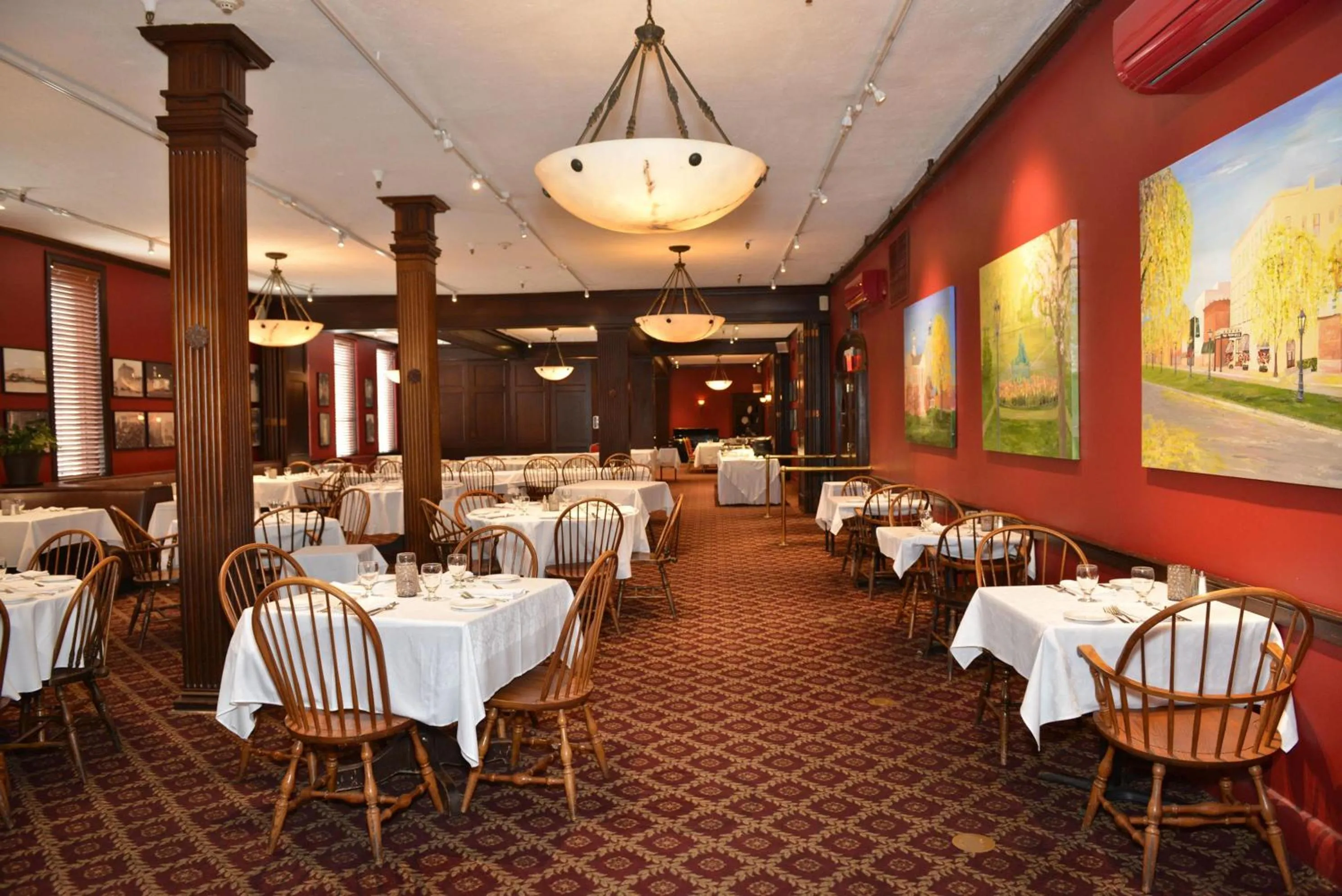 Restaurant/places to eat in Penn Wells Hotel