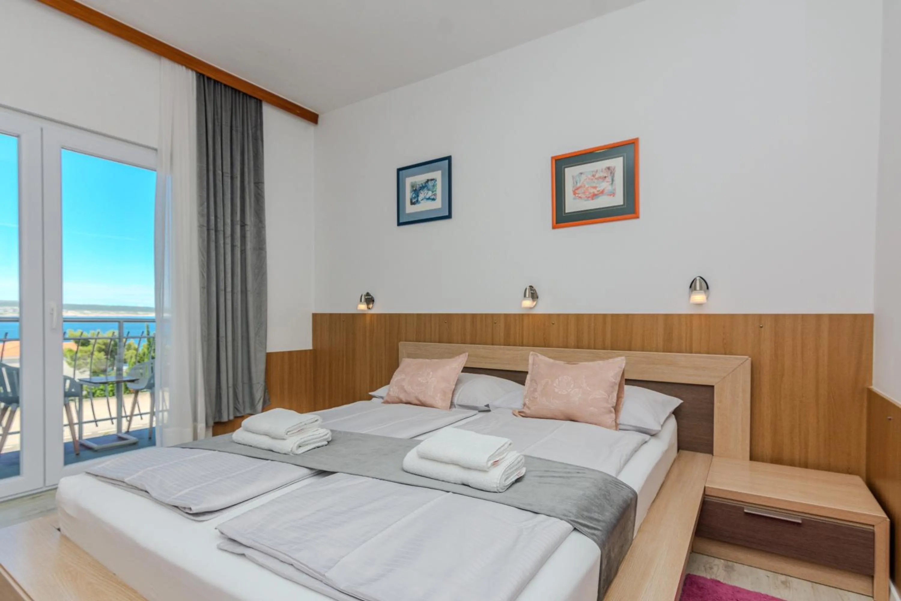 Property building, Bed in Hotel Vicko