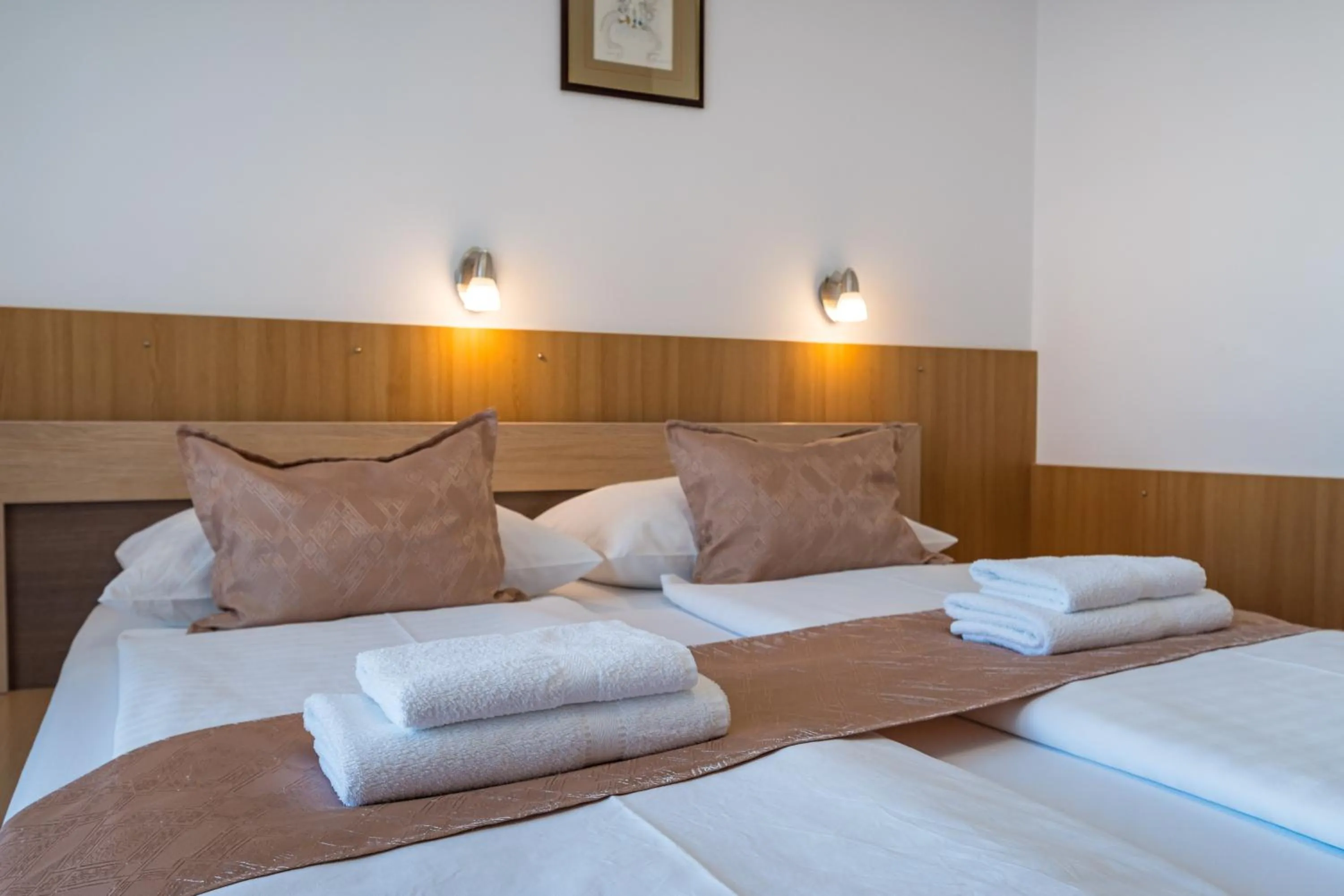 Property building, Bed in Hotel Vicko