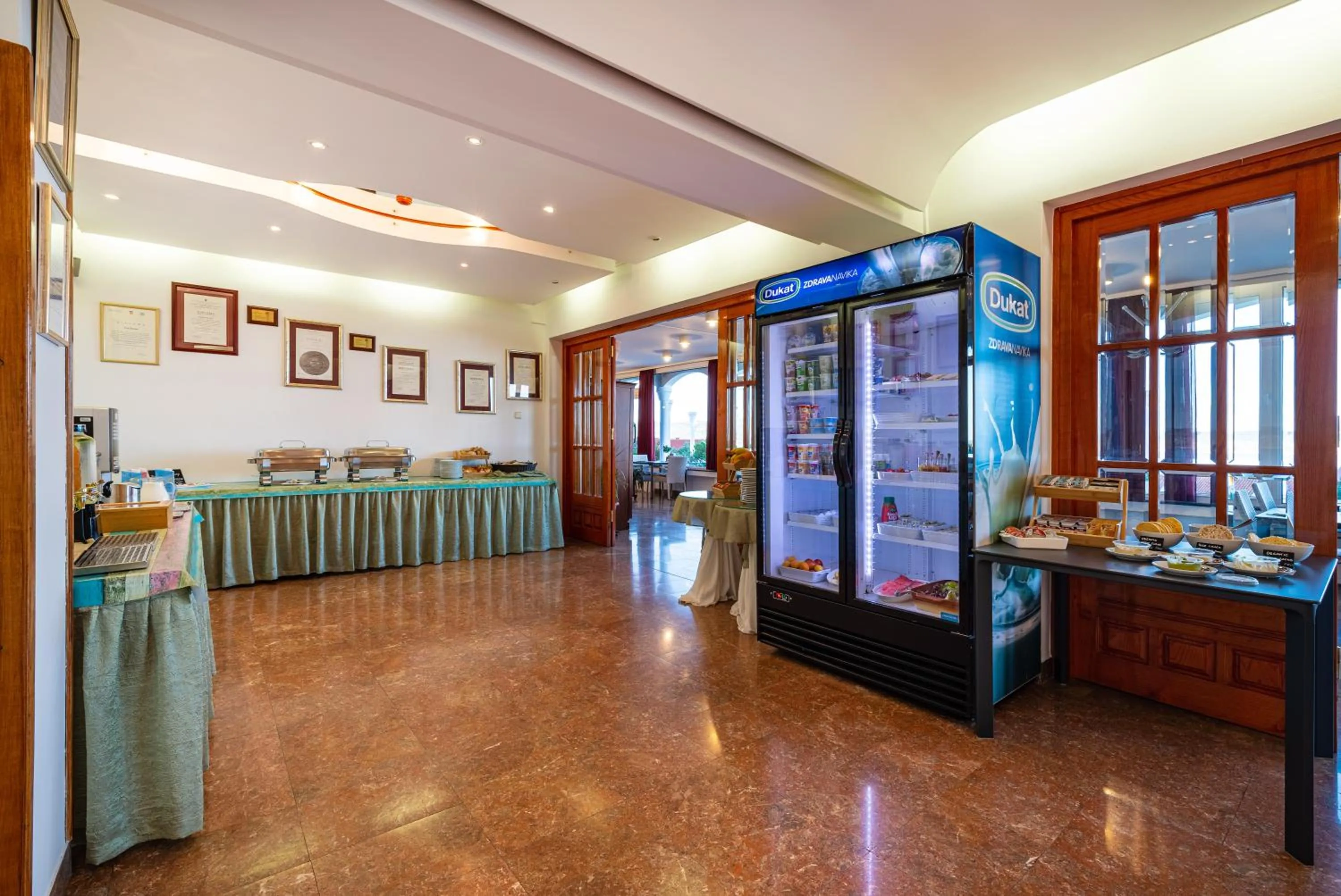 Restaurant/places to eat in Hotel Vicko