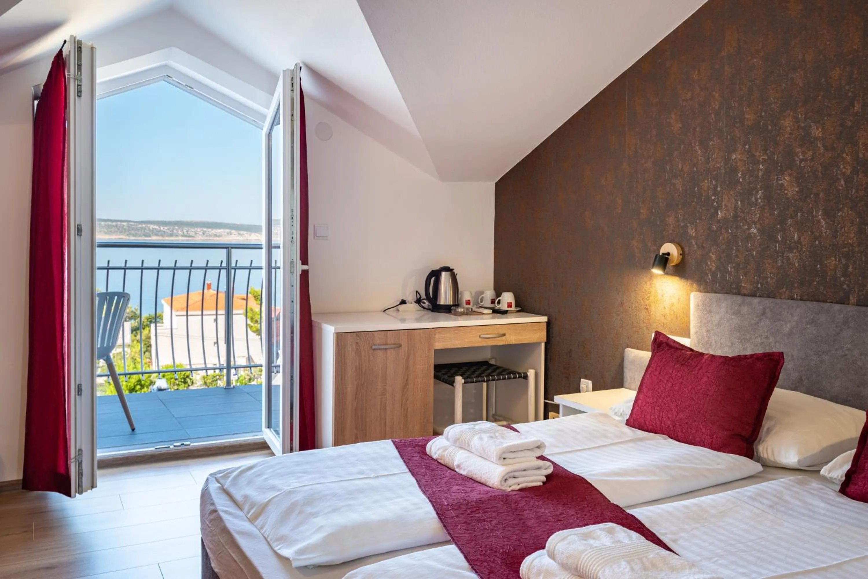 Property building, Bed in Hotel Vicko