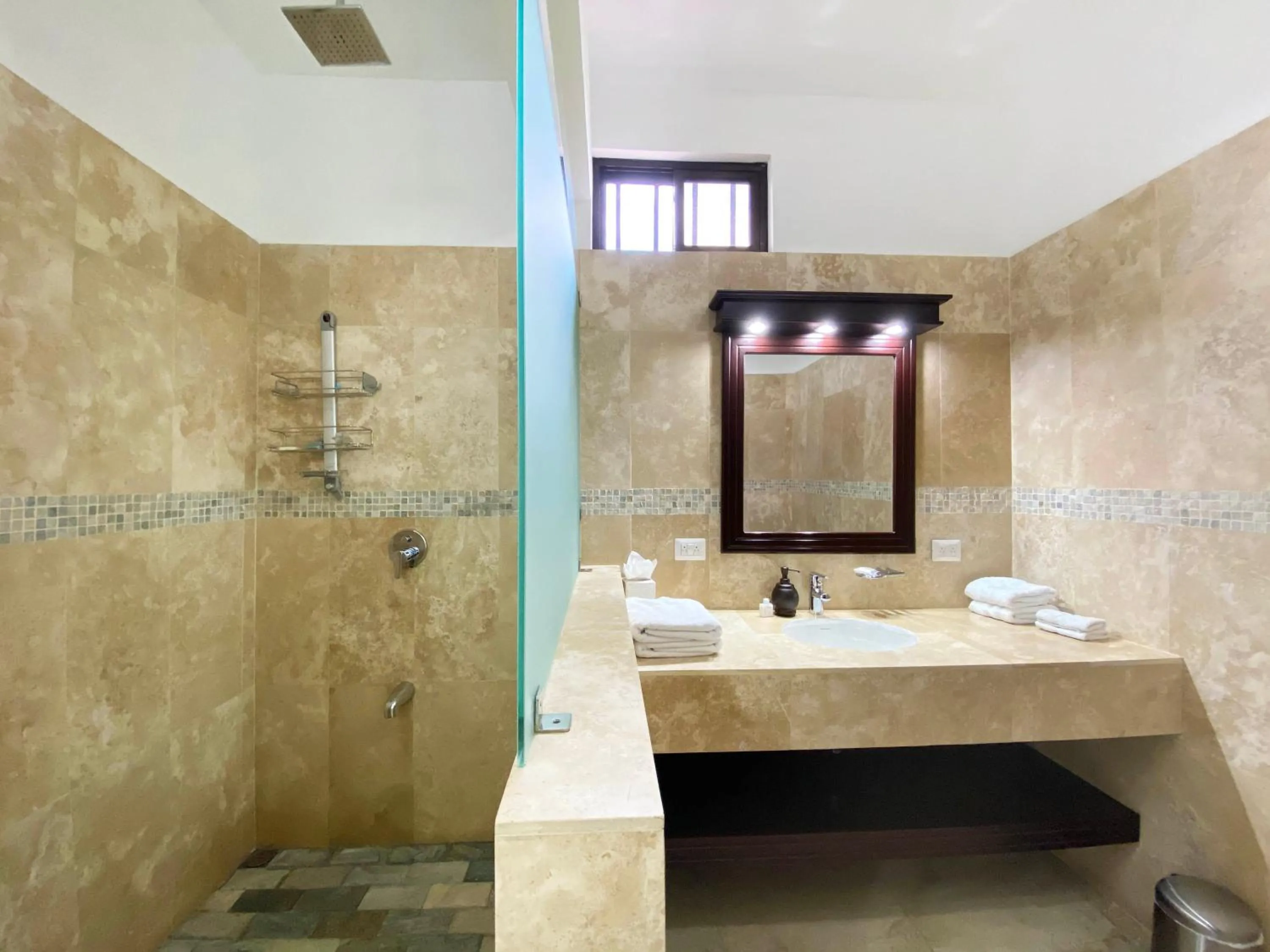 Bathroom in Paradise Hot Springs - Thermal Water & Volcano Views