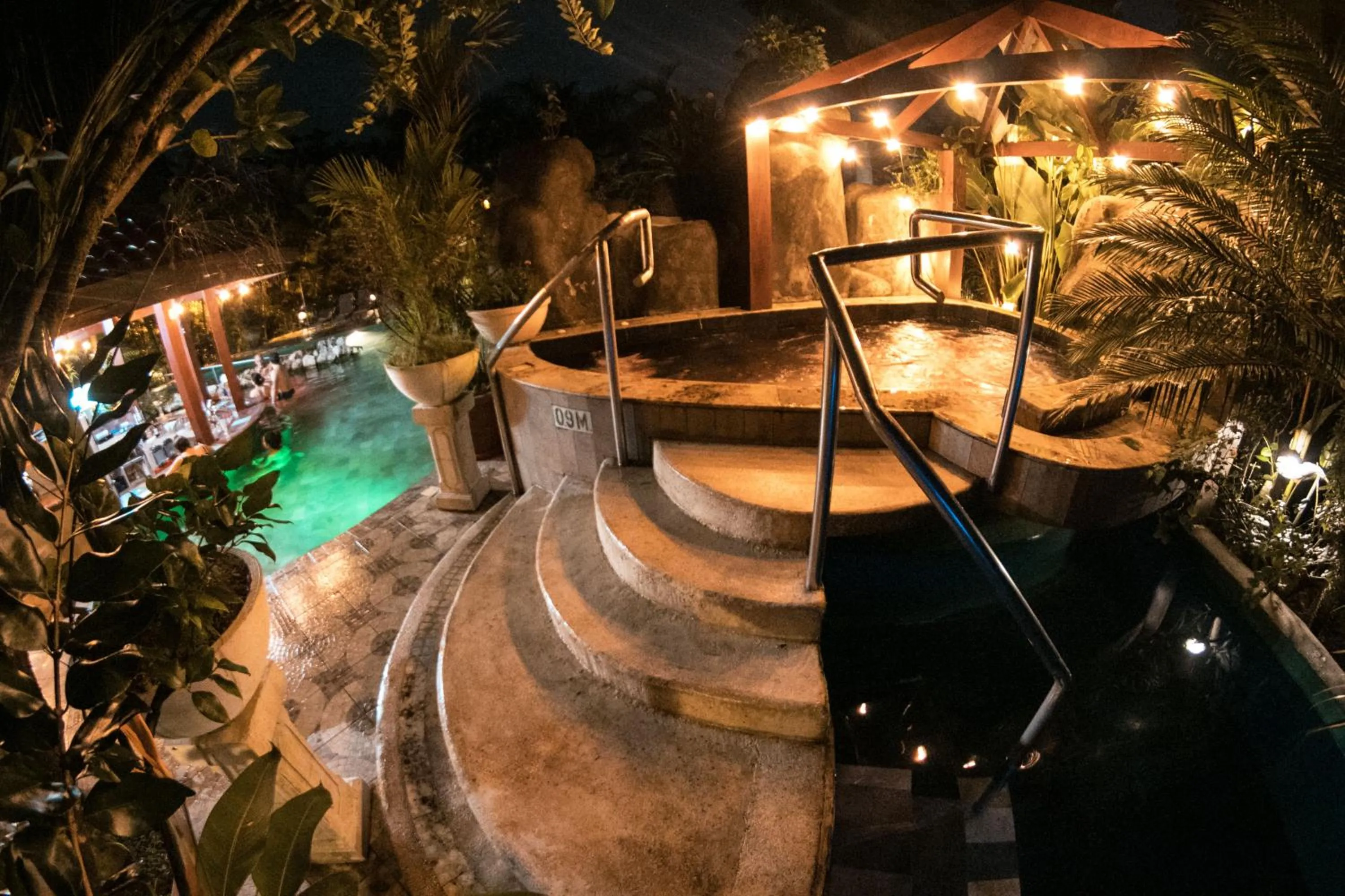 Pool view in Paradise Hot Springs - Thermal Water & Volcano Views