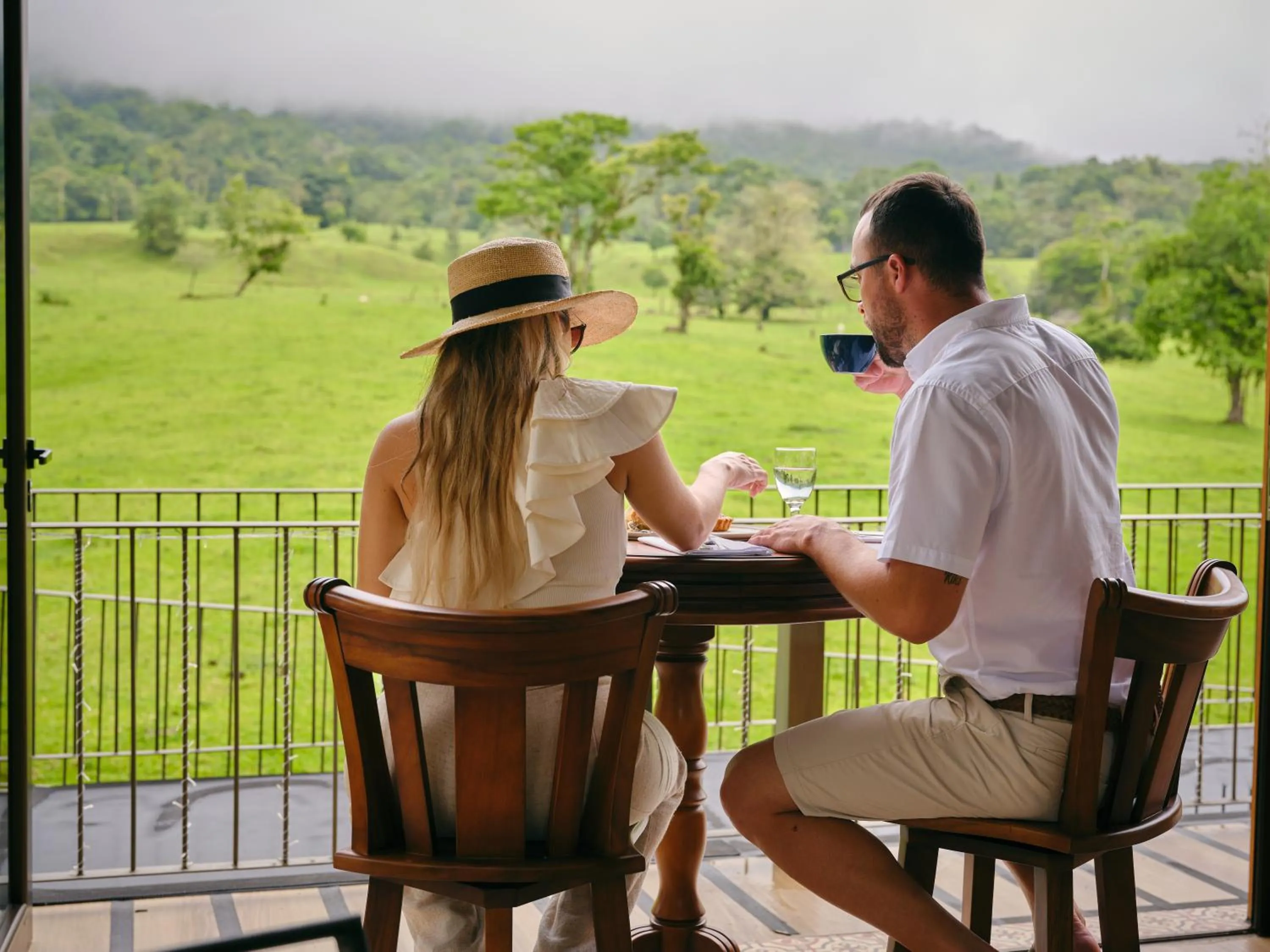 Restaurant/places to eat in Paradise Hot Springs - Thermal Water & Volcano Views