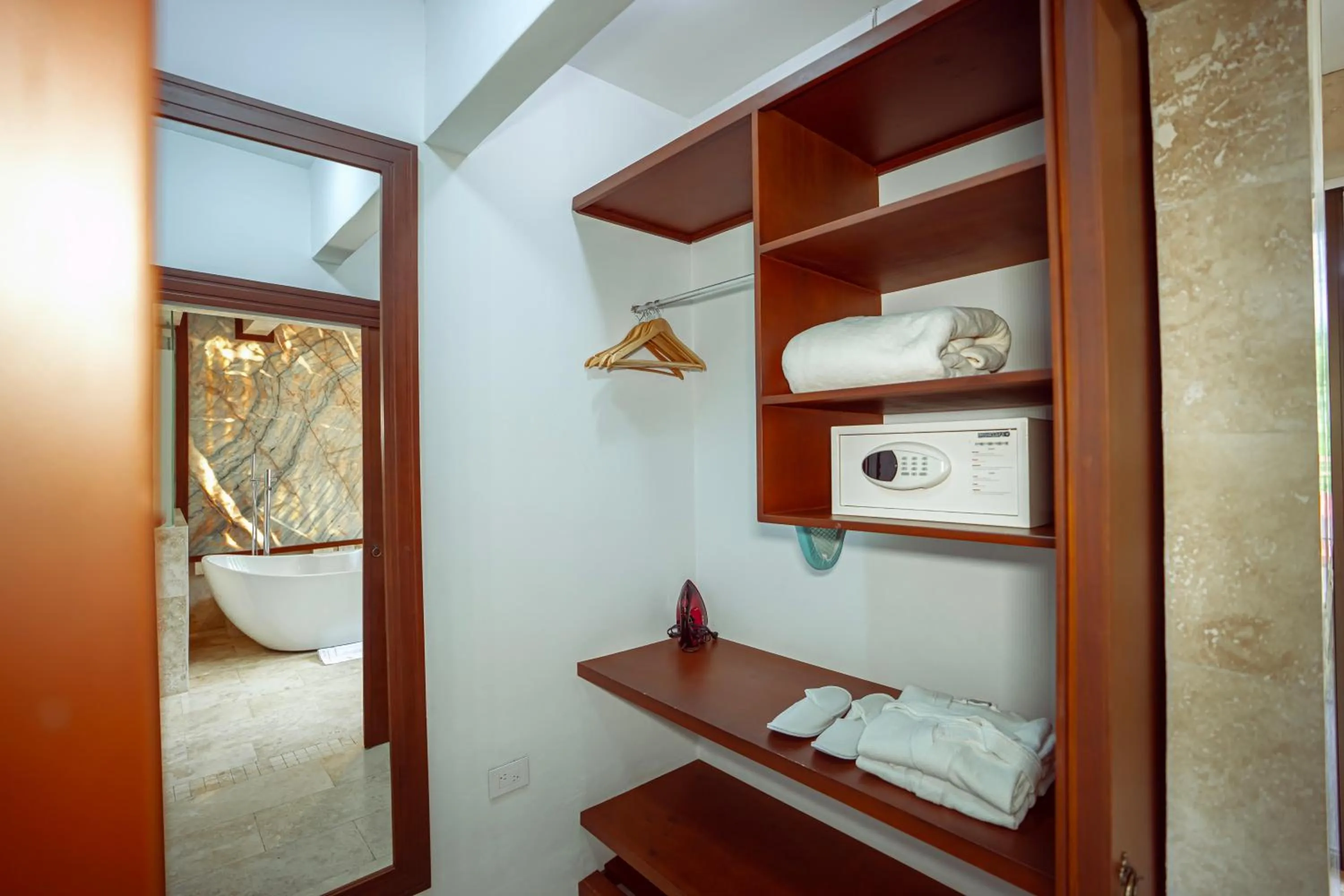 Bedroom in Paradise Hot Springs - Thermal Water & Volcano Views