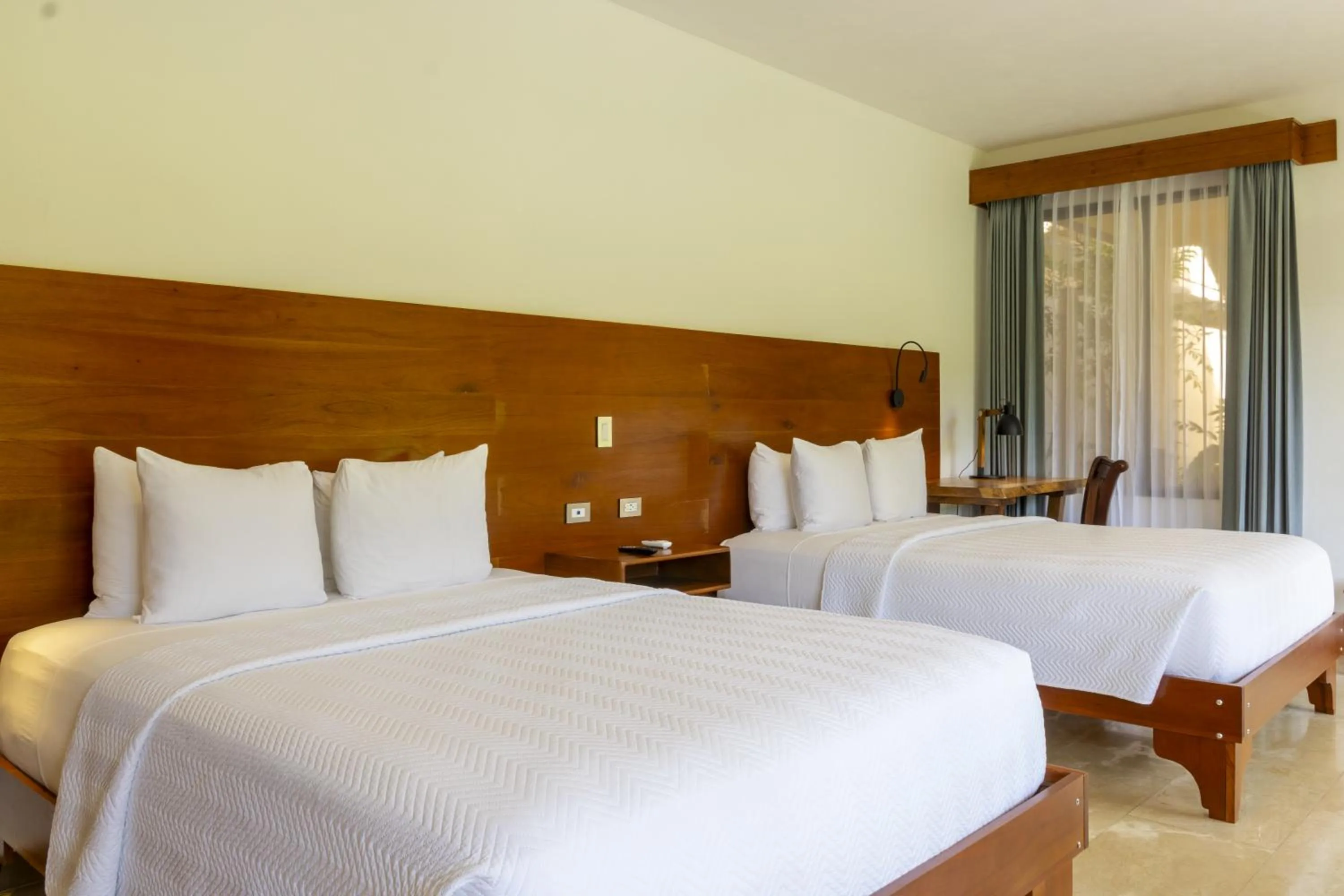 Bed in Paradise Hot Springs - Thermal Water & Volcano Views