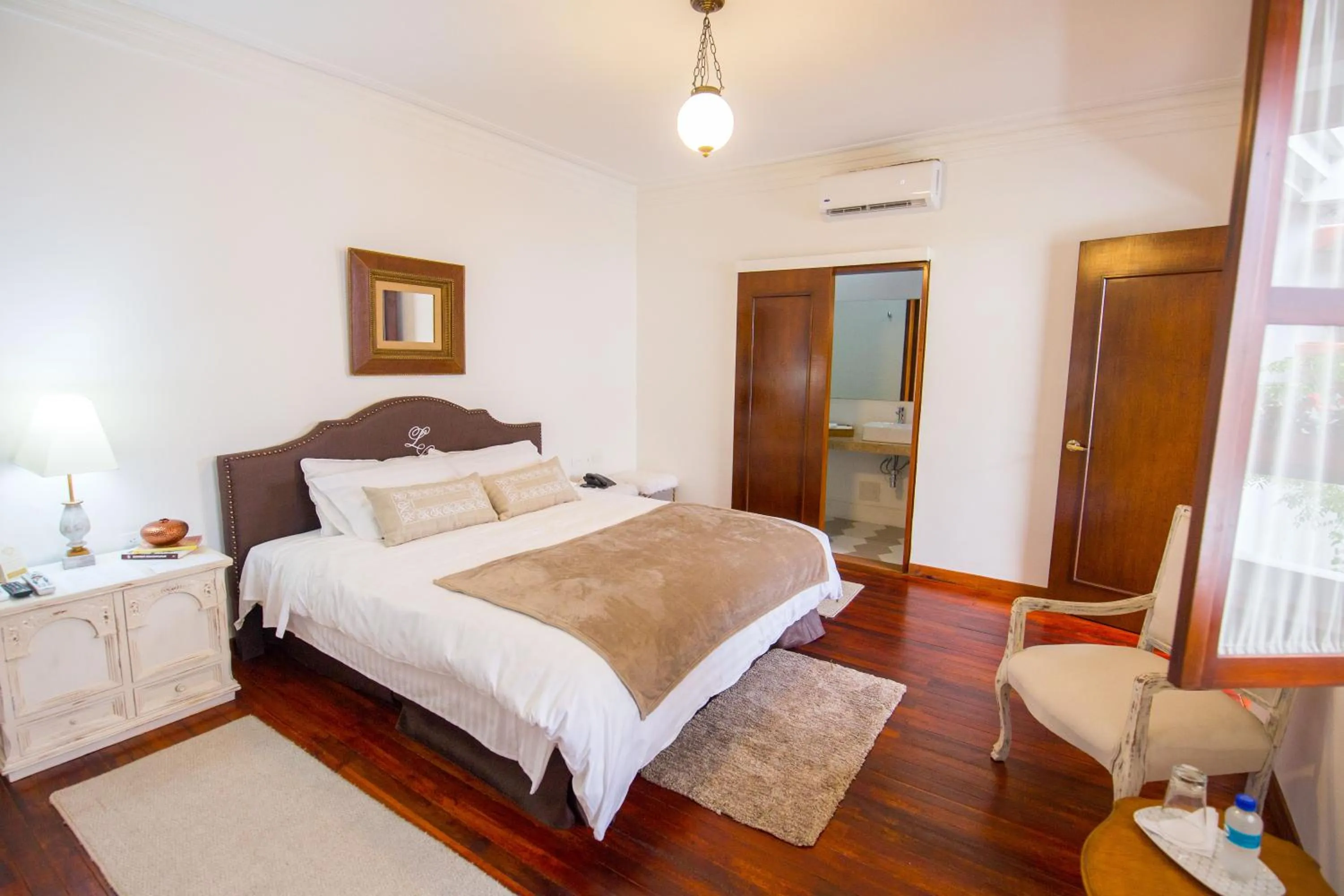 Bed in Leclerc Hotel Boutique Cali Granada