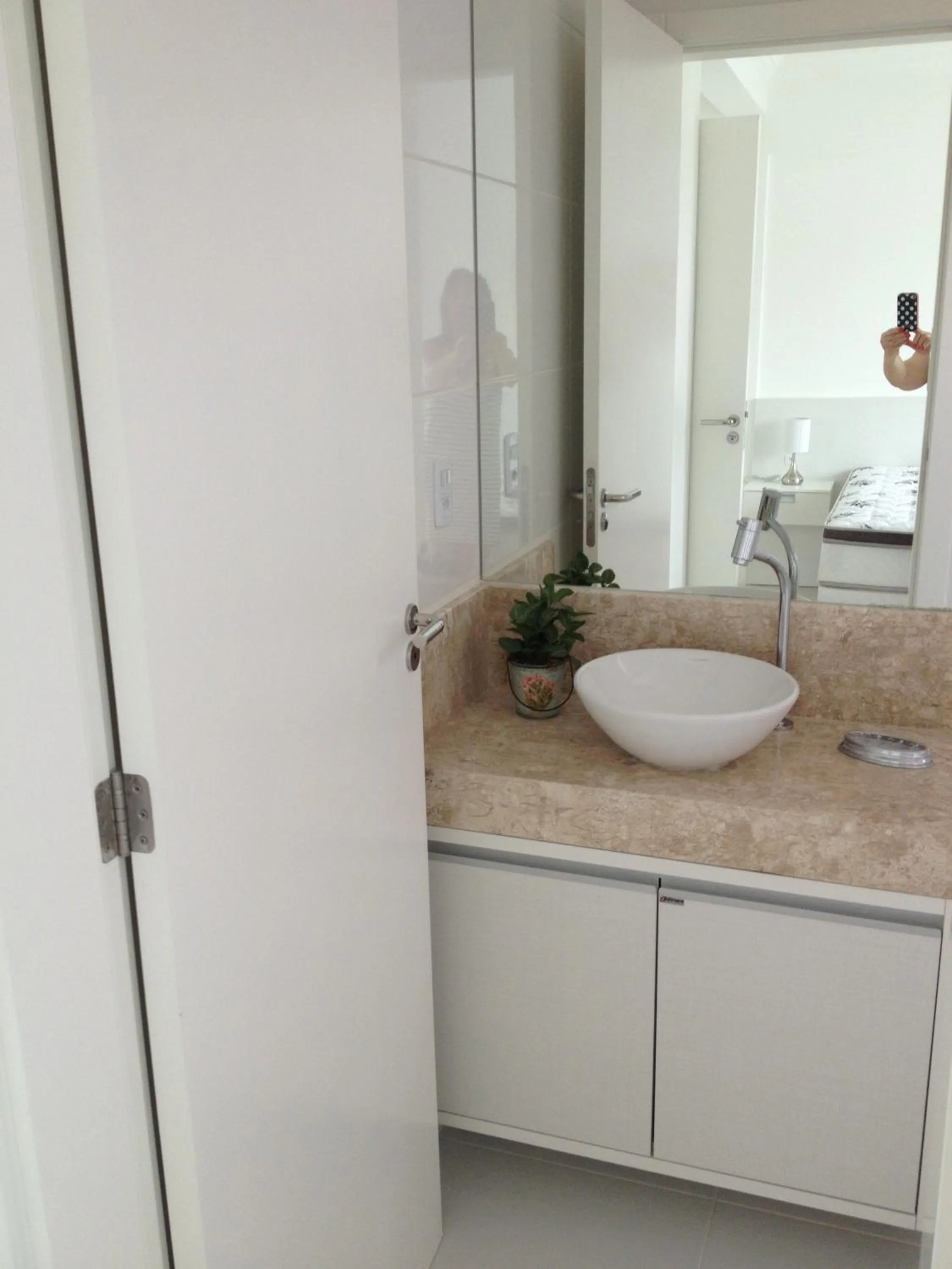 Bathroom in Atalanta I