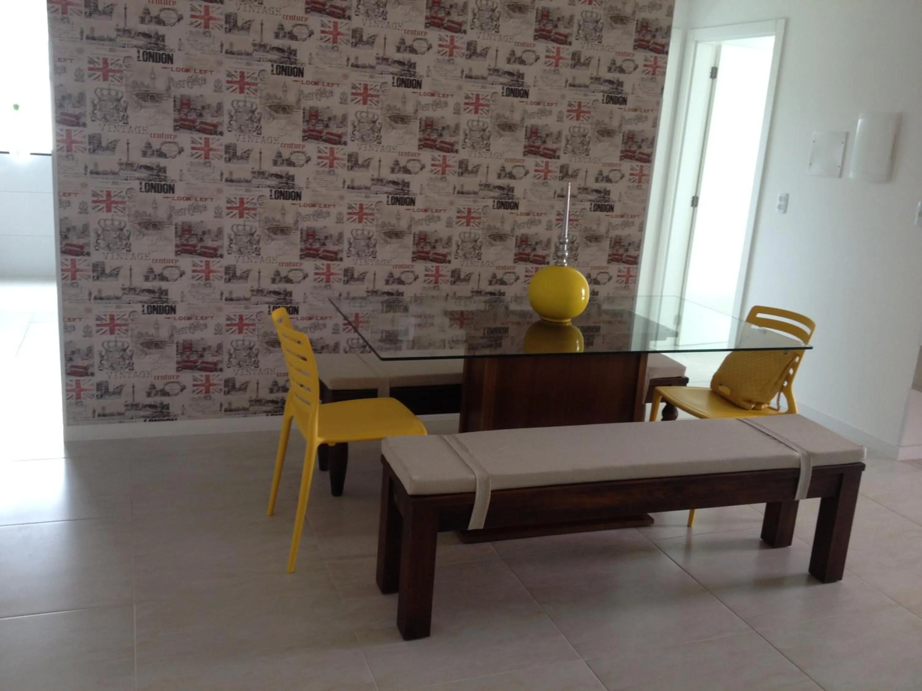 Dining area in Atalanta I