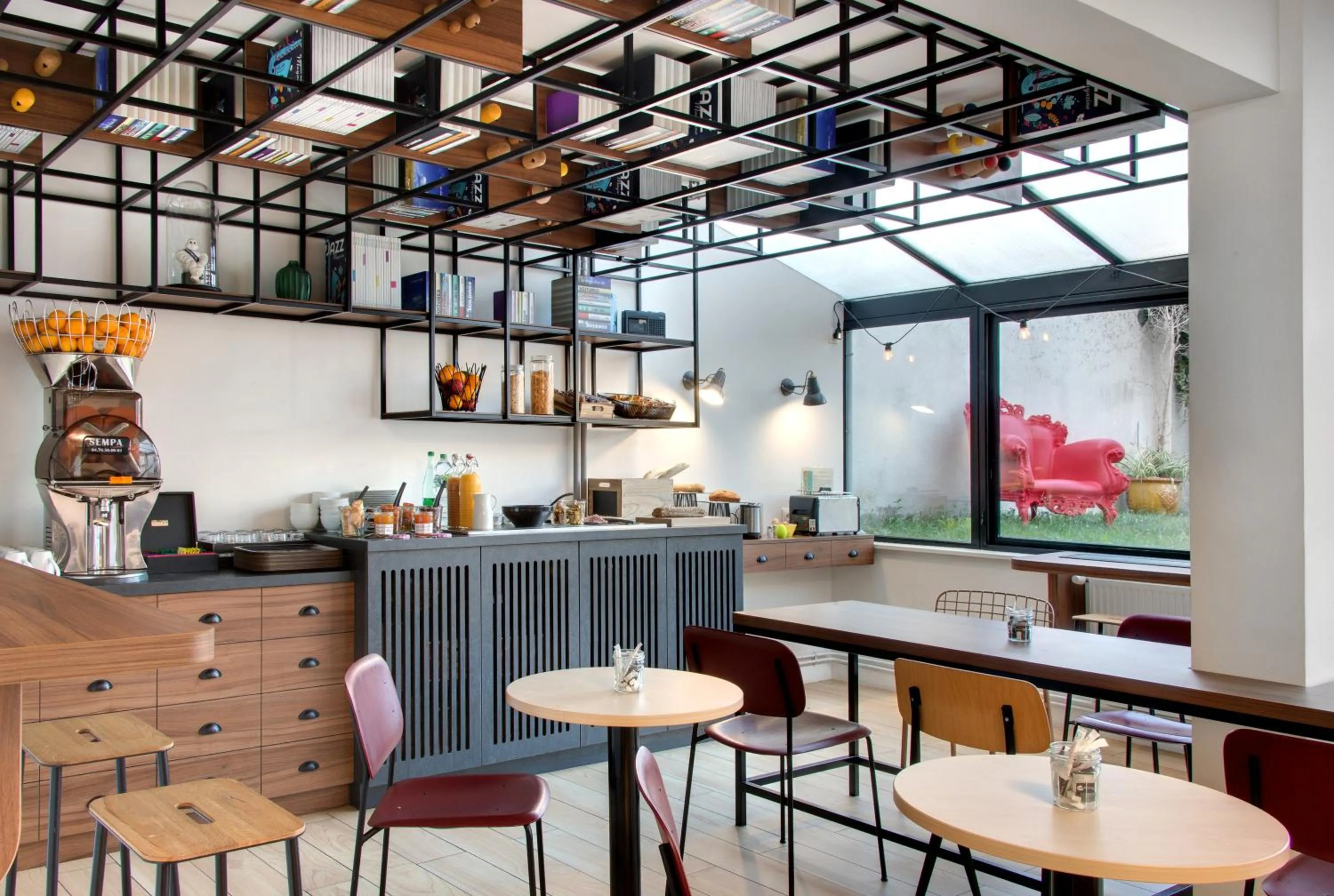 Buffet breakfast in Hôtel ibis Styles Clermont-Ferrand Gare