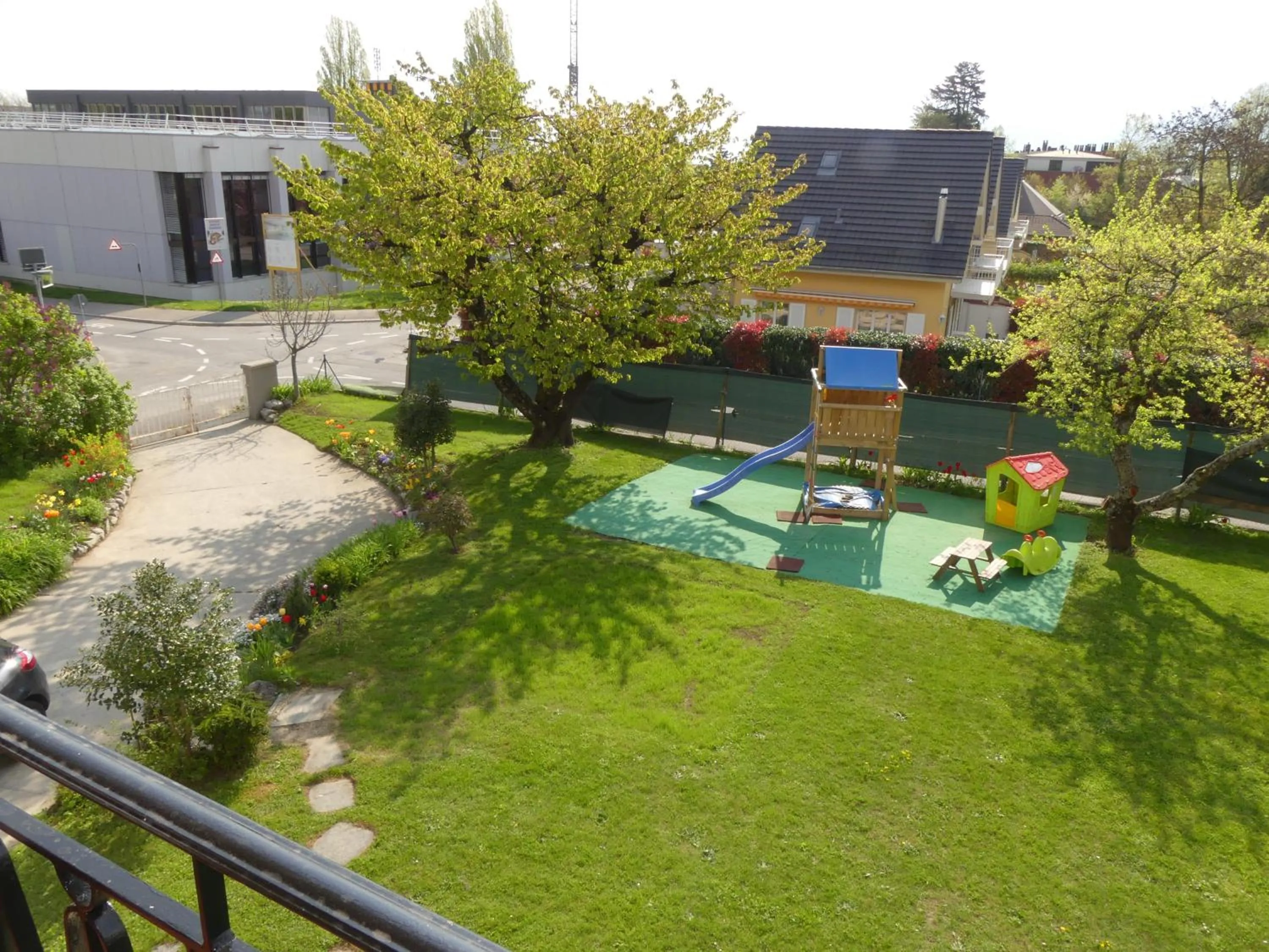 Children play ground in Au Bonheur des Iris
