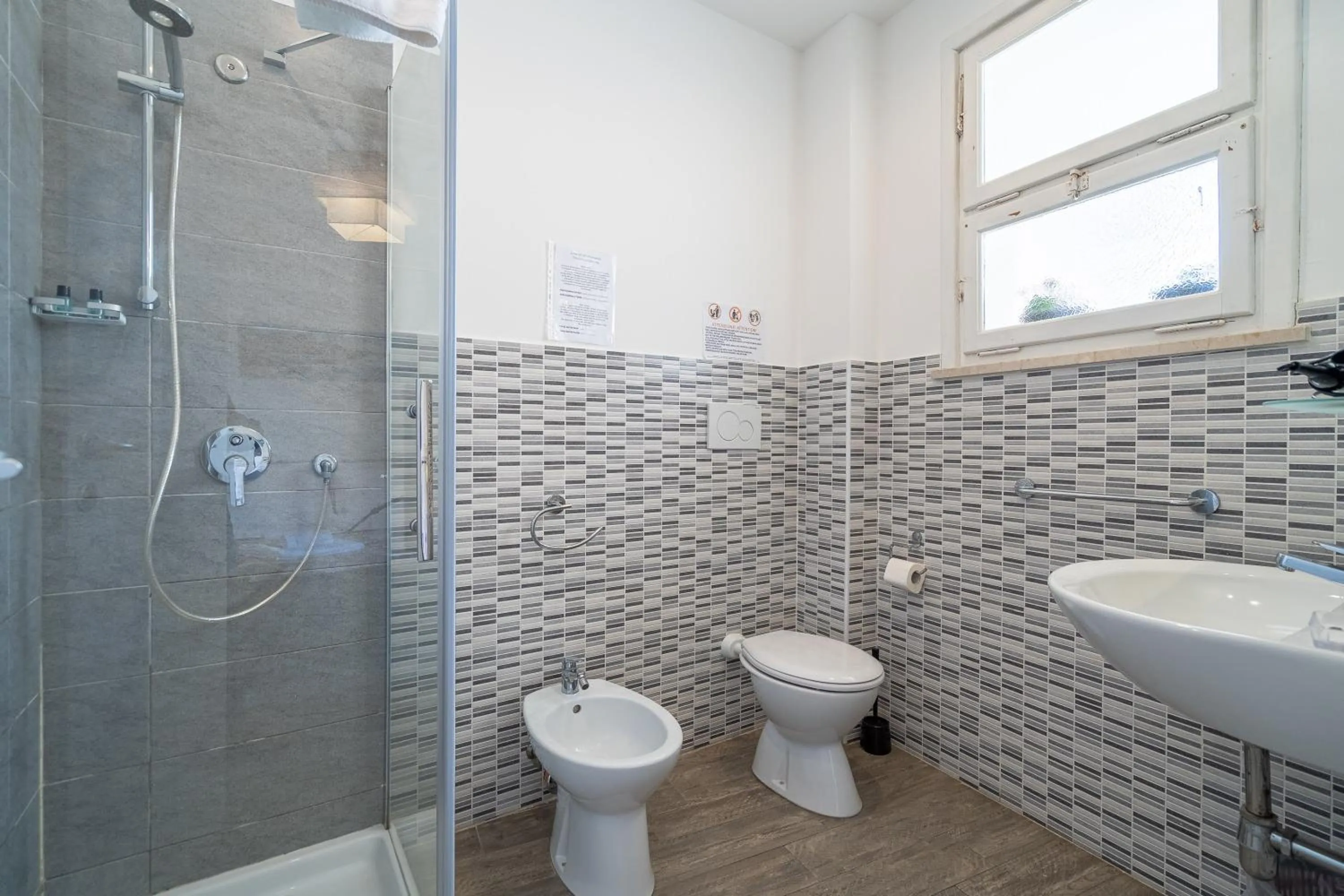 Bathroom in Cavour Rooms