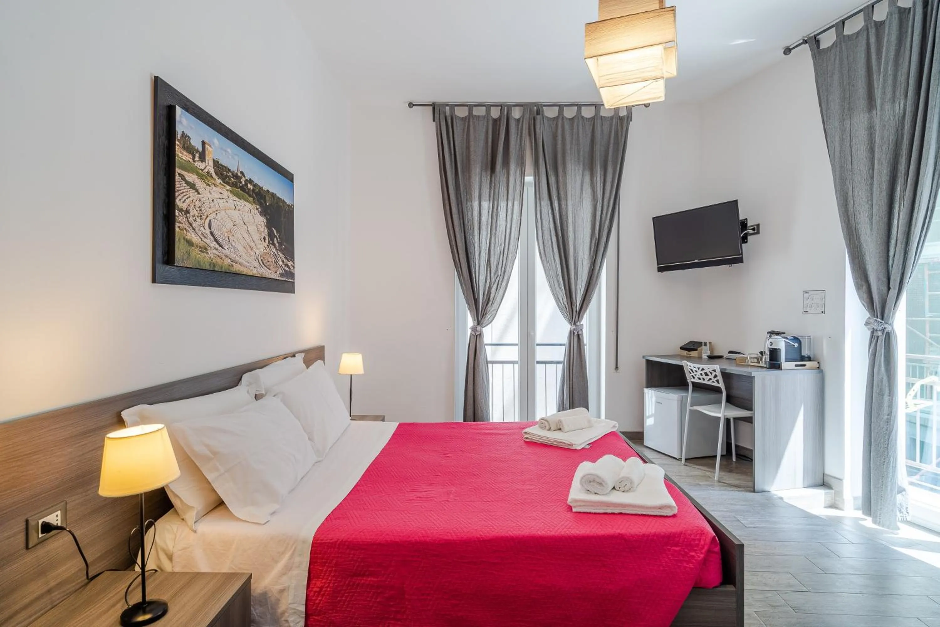 Photo of the whole room, Bed in Cavour Rooms